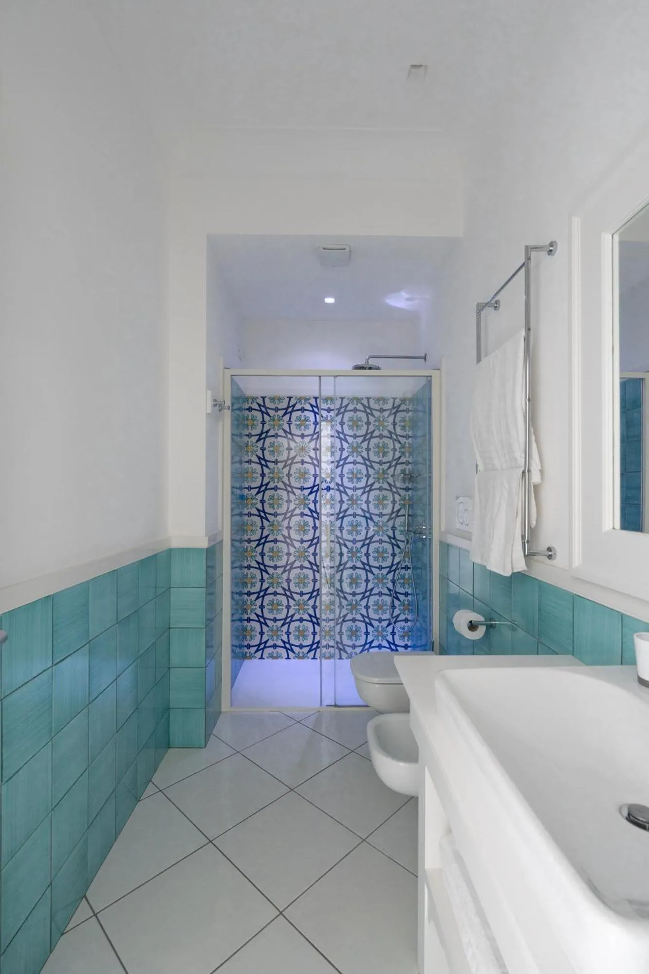 Shower in Duomo Guest House - Stay in Sorrento