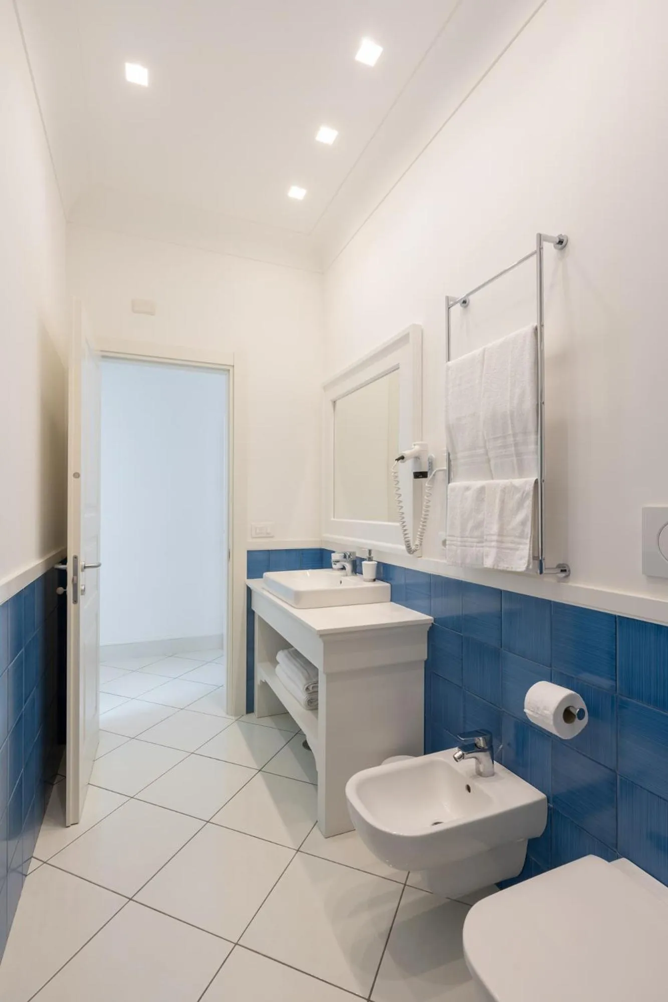 Bathroom in Duomo Guest House - Stay in Sorrento