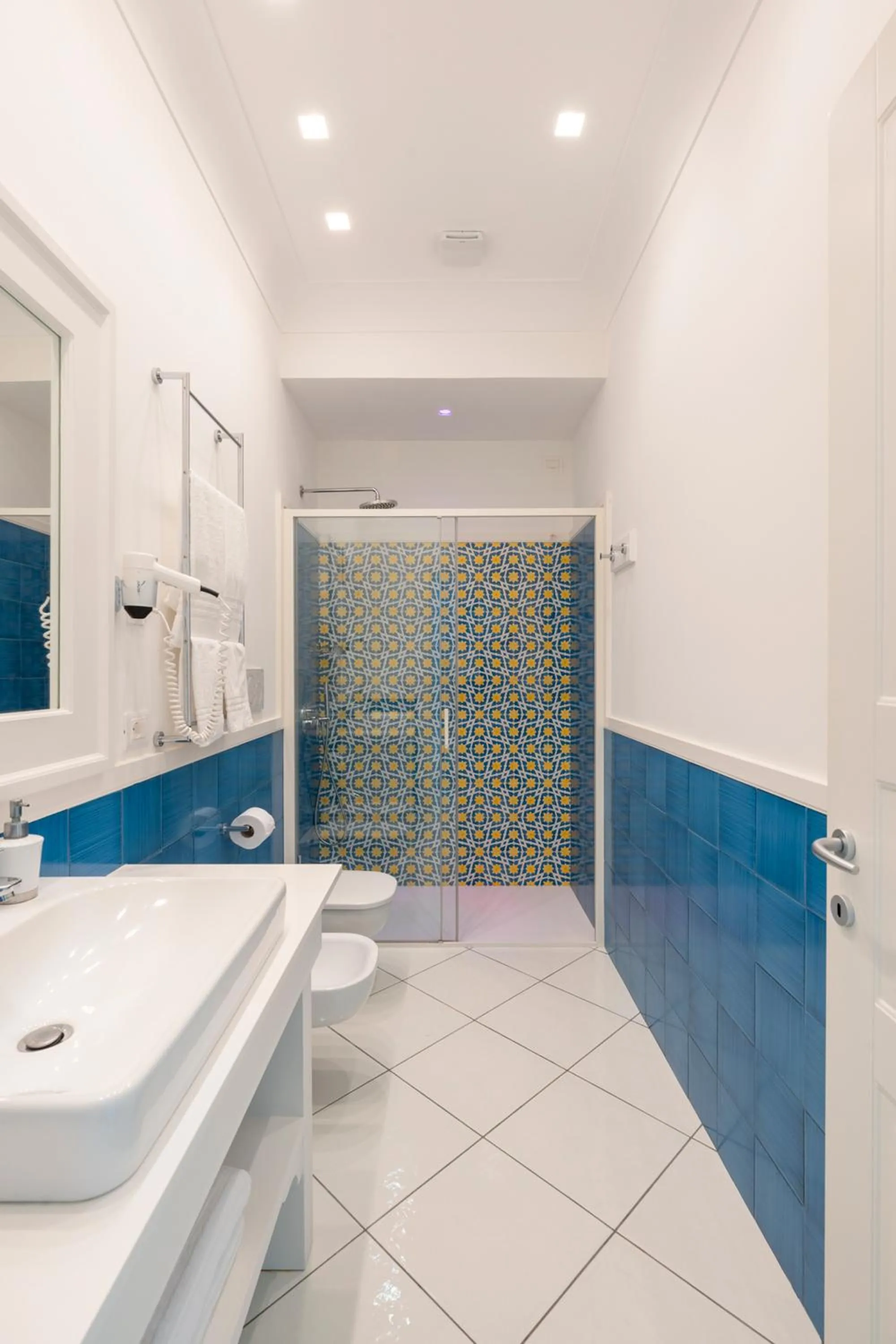 Shower in Duomo Guest House - Stay in Sorrento