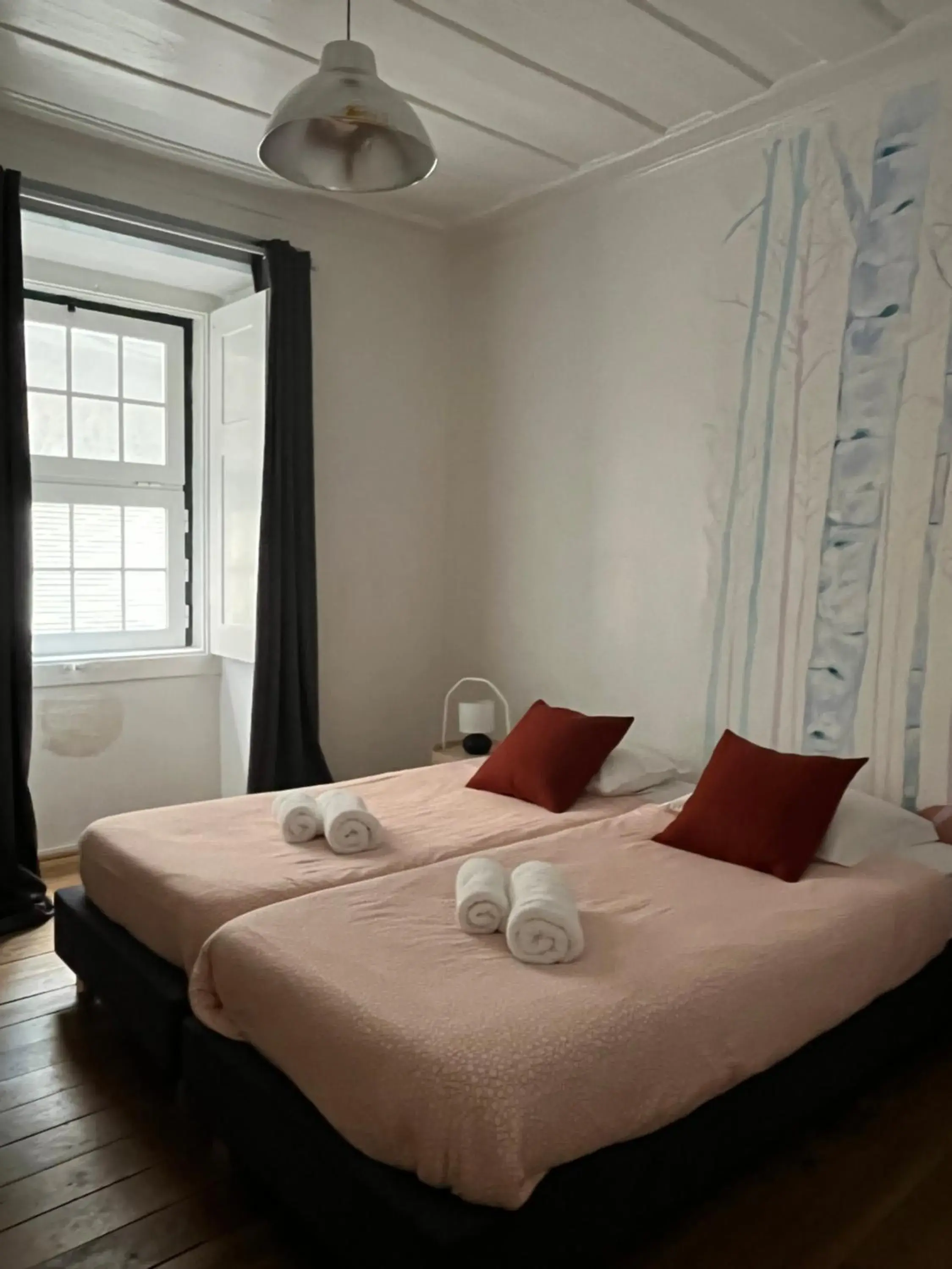 Twin Room with Shared Bathroom - single occupancy in Alface Hall Hostel & Bar Twin Room with Shared Bathroom - single occupancy in Alface Hall Hostel & Bar