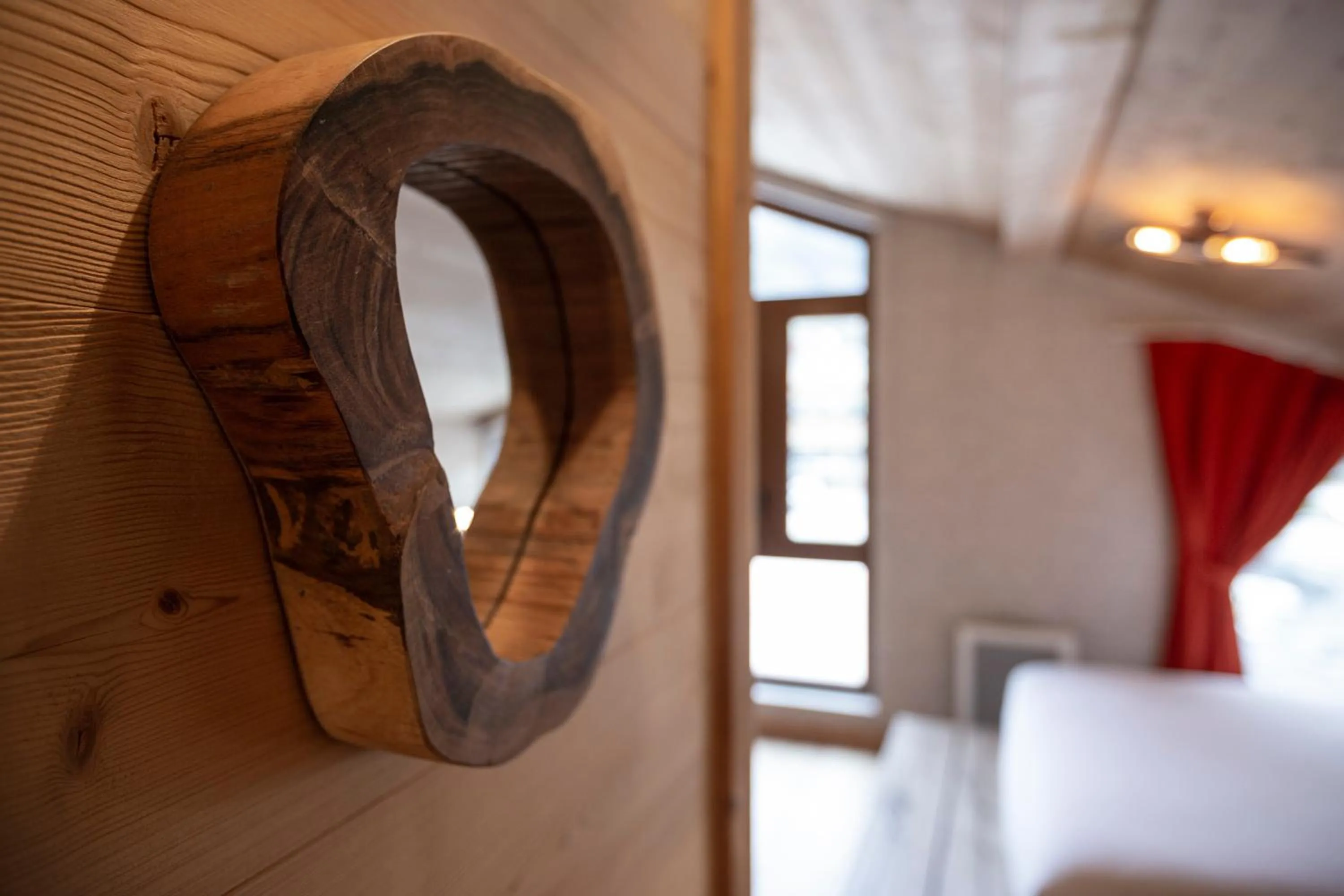 Decorative detail, Bed in Hotel Base Camp Lodge - Bourg Saint Maurice