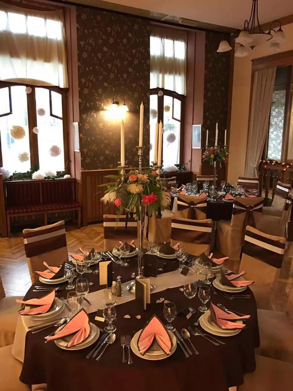 Restaurant/places to eat in Hotel Kapos