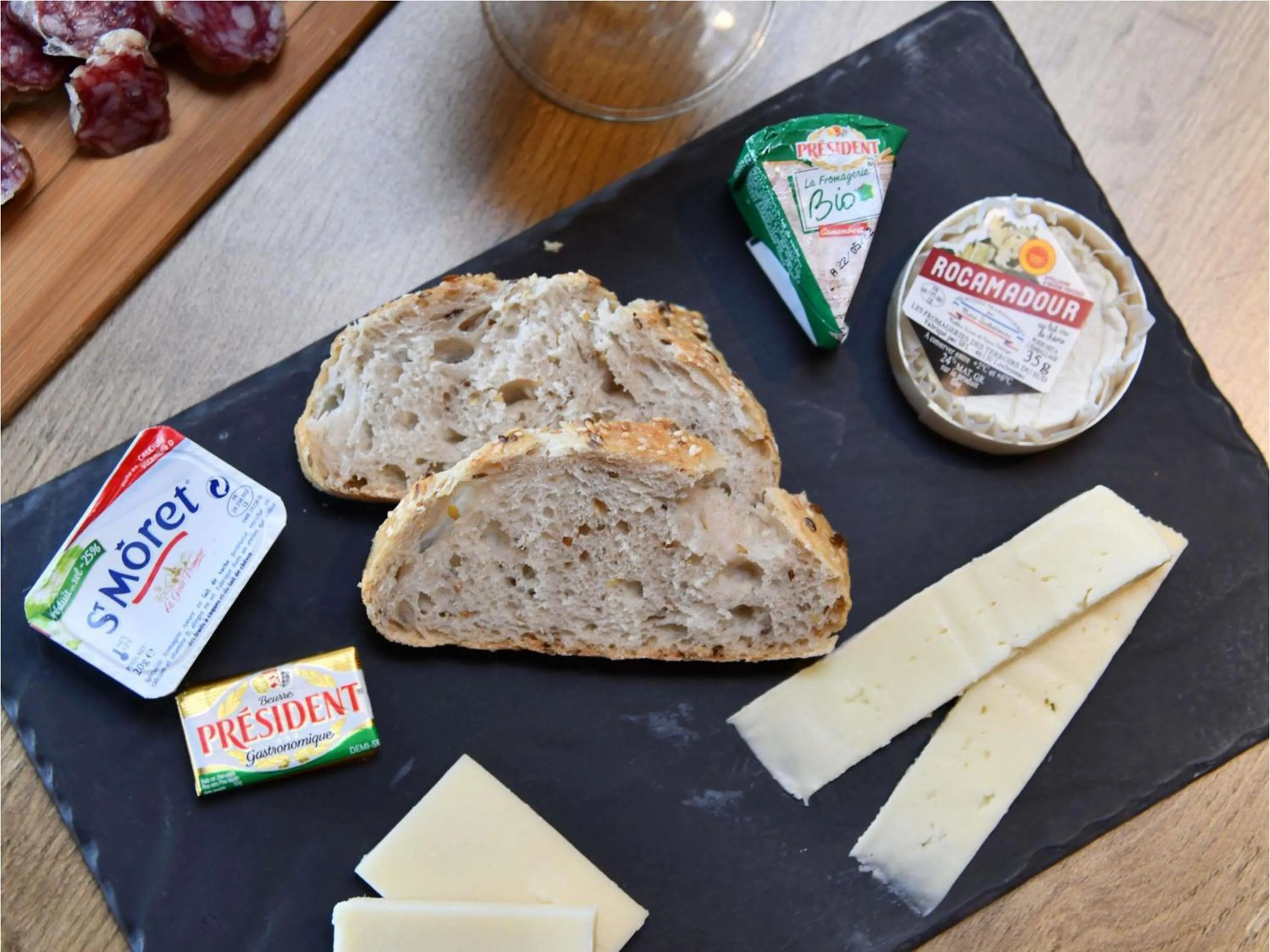 Lounge or bar in ibis Les Herbiers