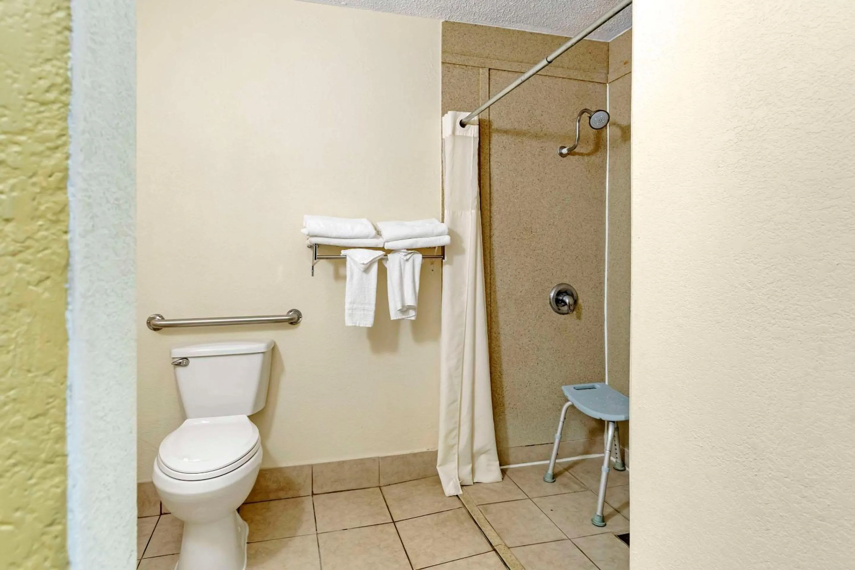 Bedroom in Quality Inn Alachua - Gainesville Area