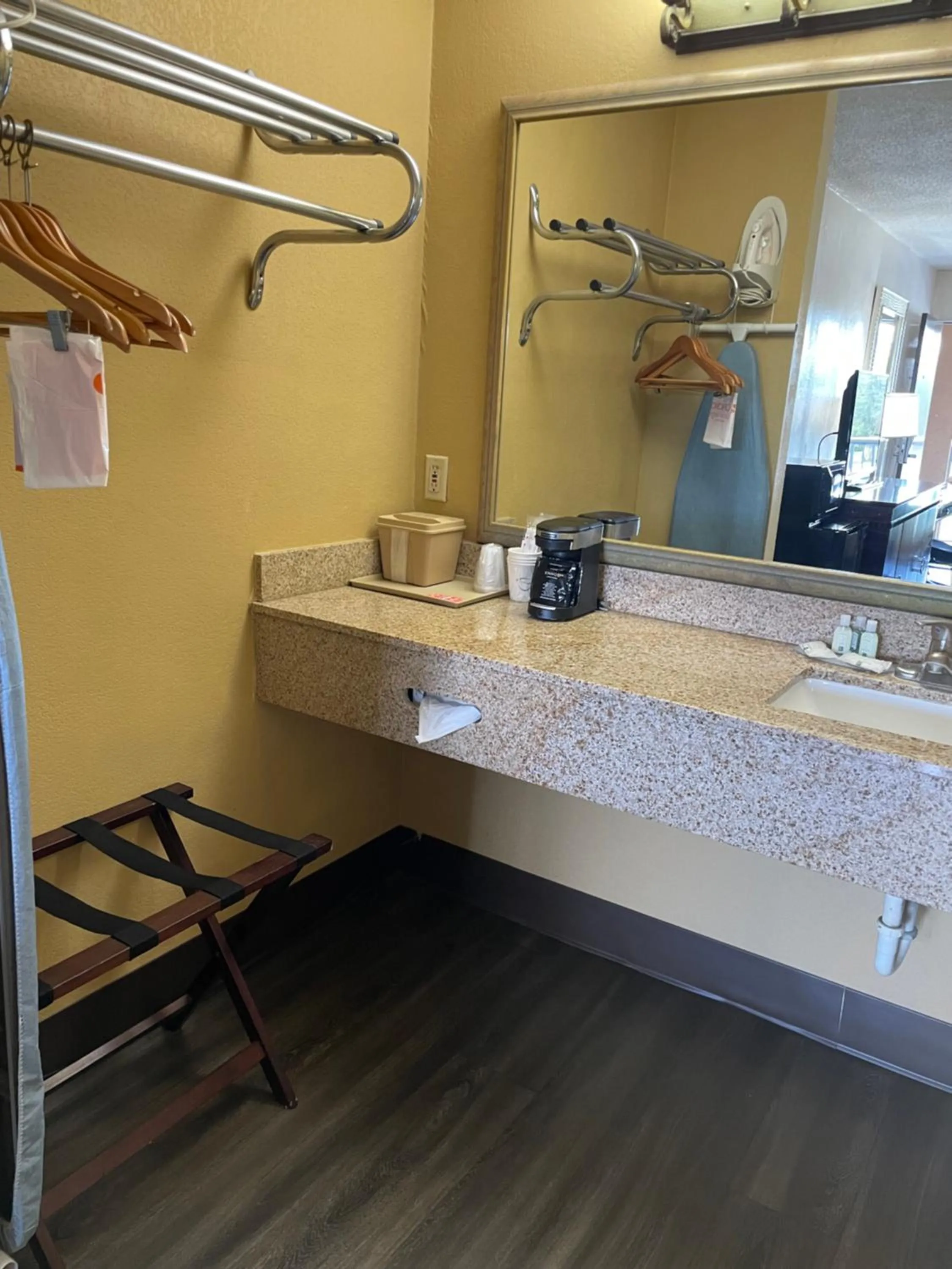Bathroom in Quality Inn Alachua - Gainesville Area