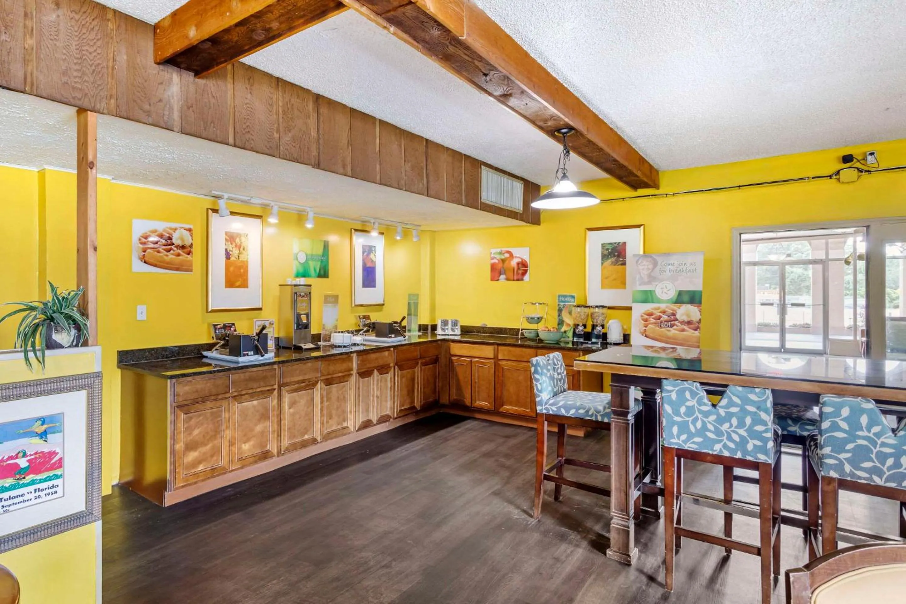 Breakfast in Quality Inn Alachua - Gainesville Area