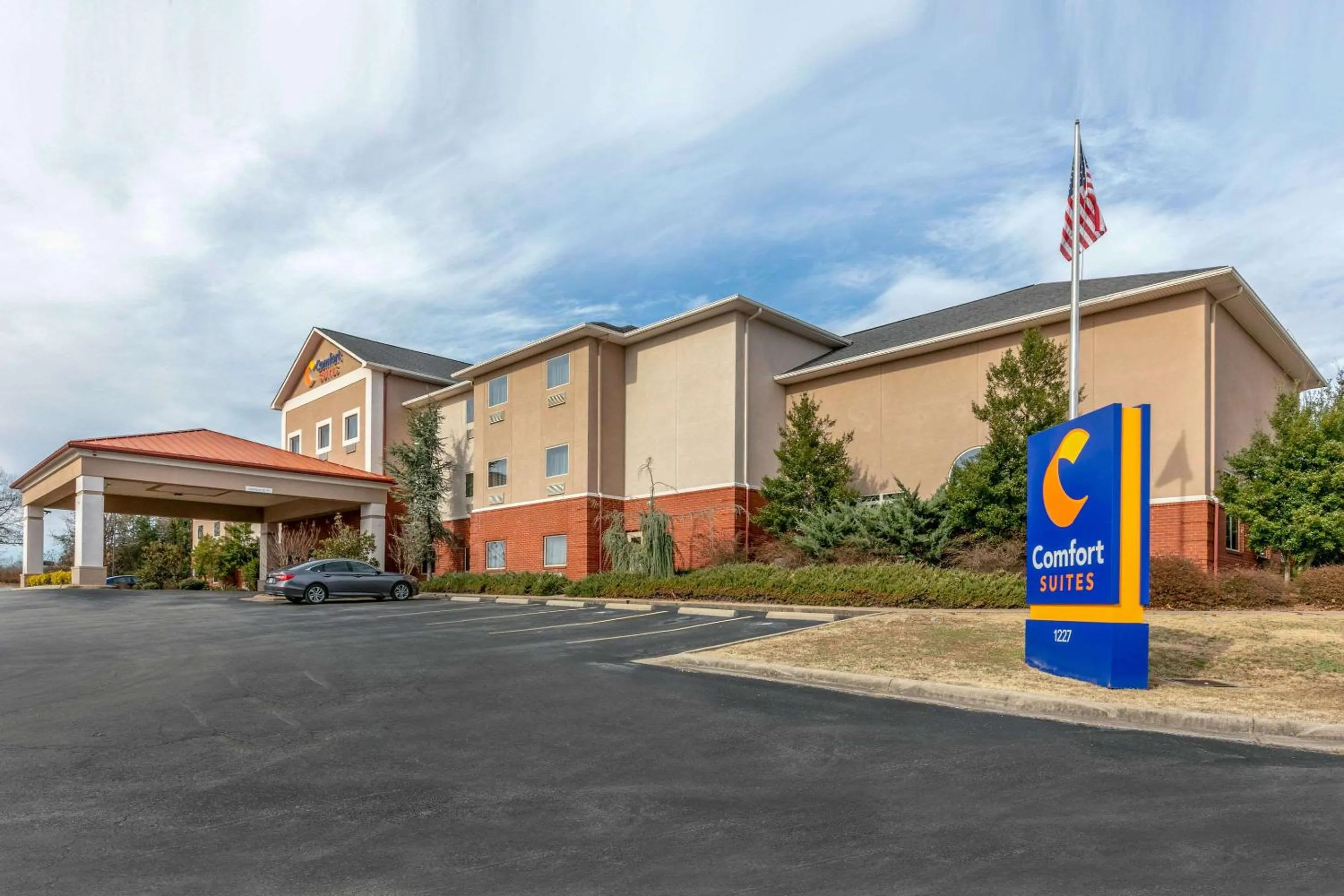 Property building in Comfort Suites Batesville