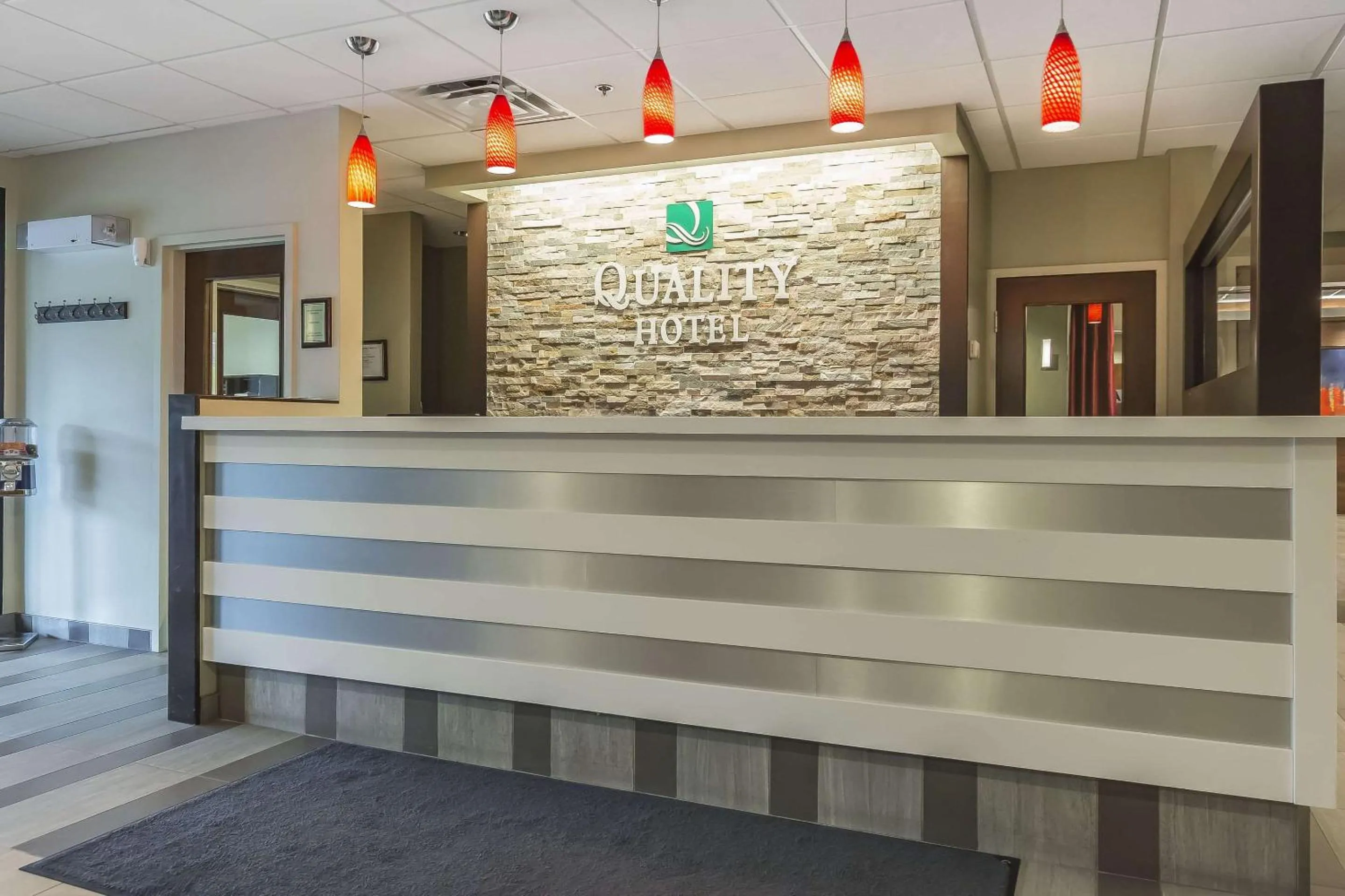 Lobby or reception in Quality Hotel & Conference Centre