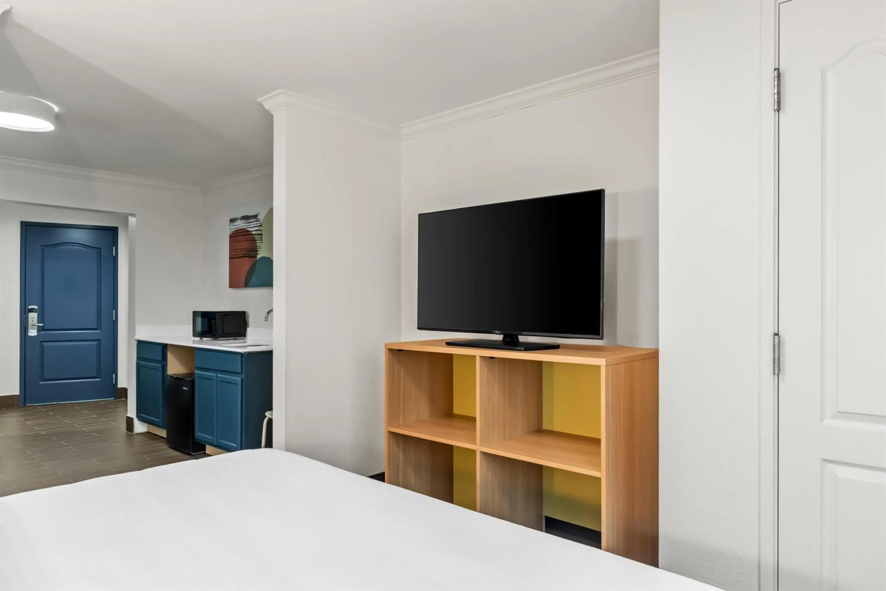 Other, Bed in Spark by Hilton Cincinnati Fairfield