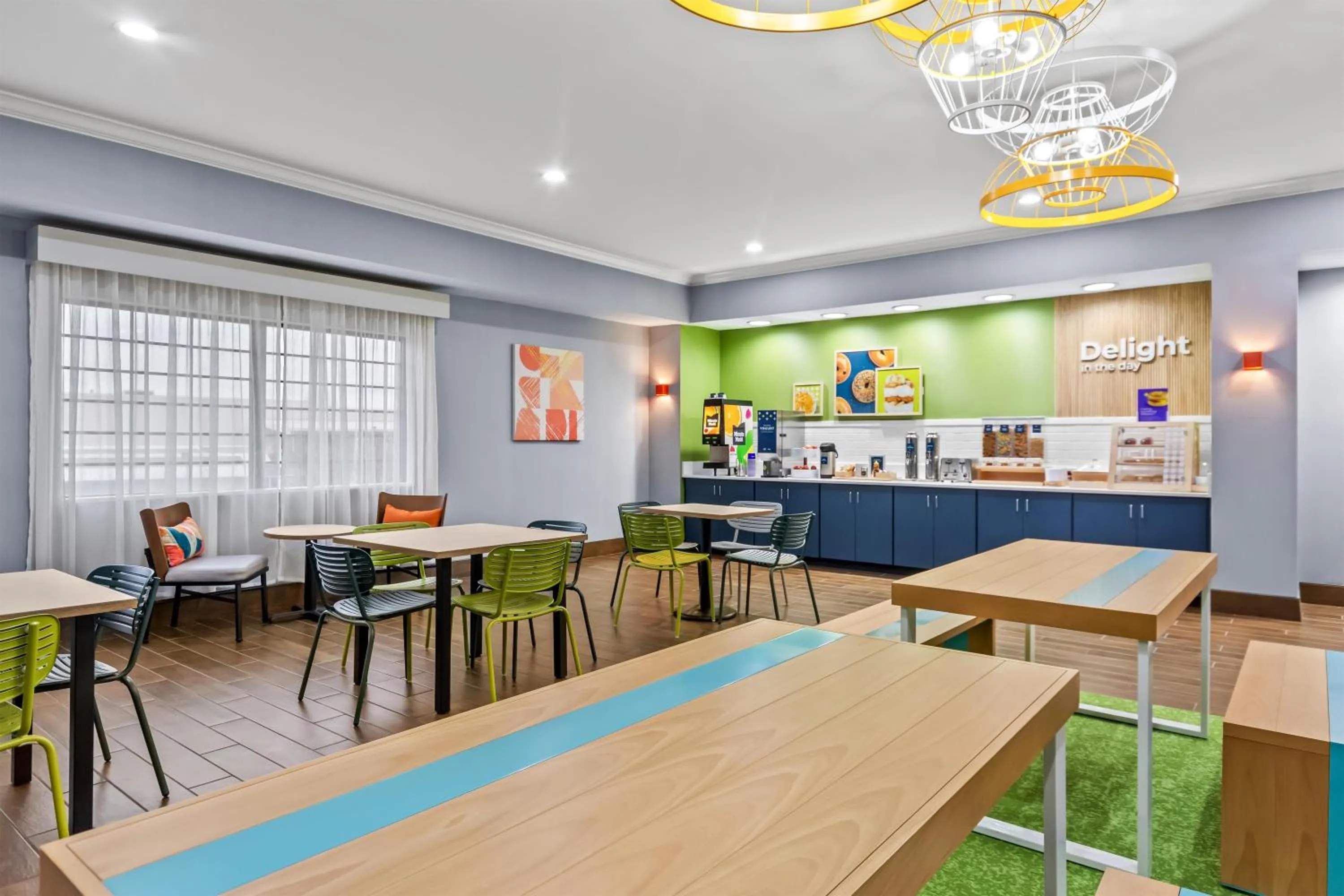 Breakfast in Spark by Hilton Cincinnati Fairfield