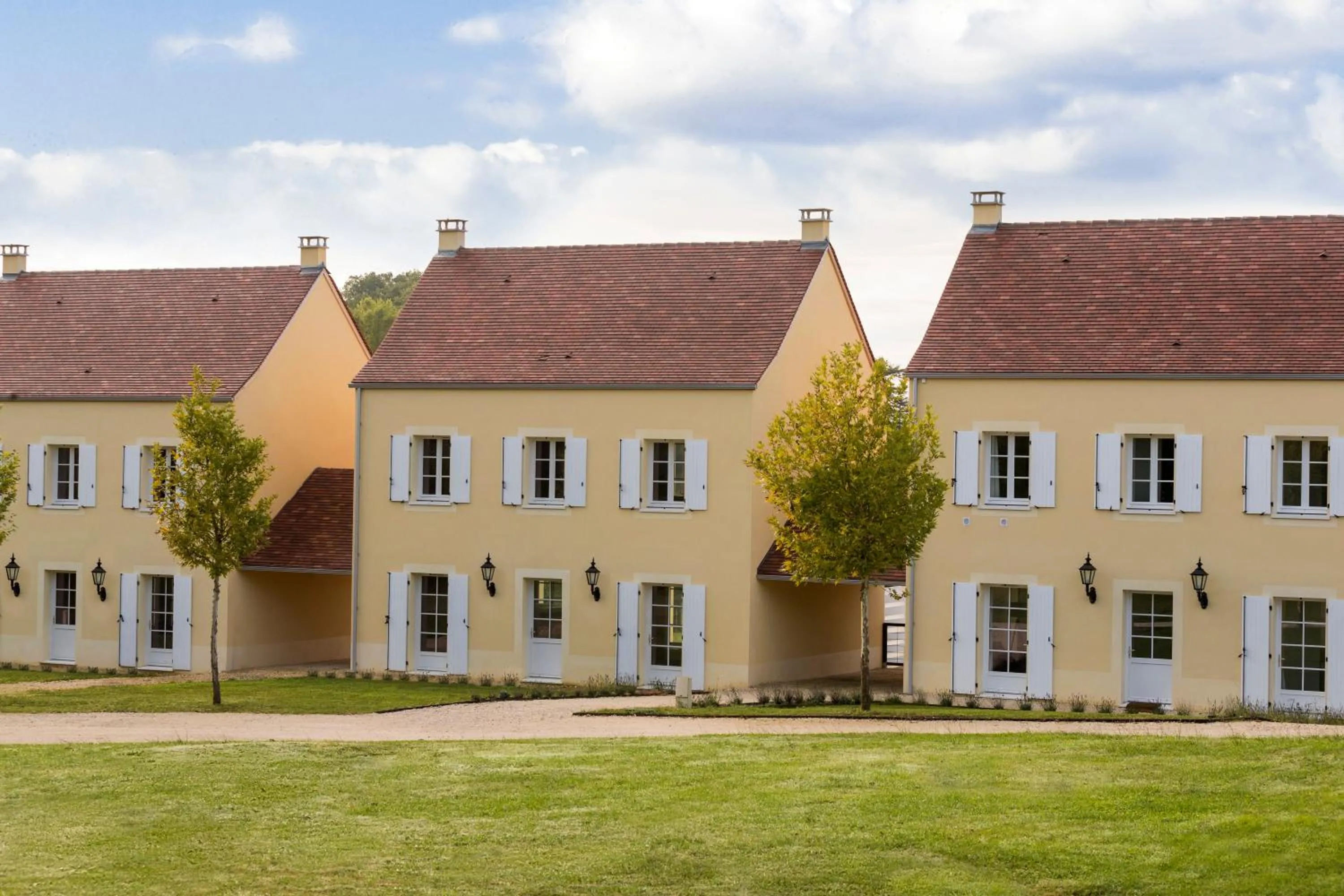 Facade/entrance in Château Les Merles et ses Villas