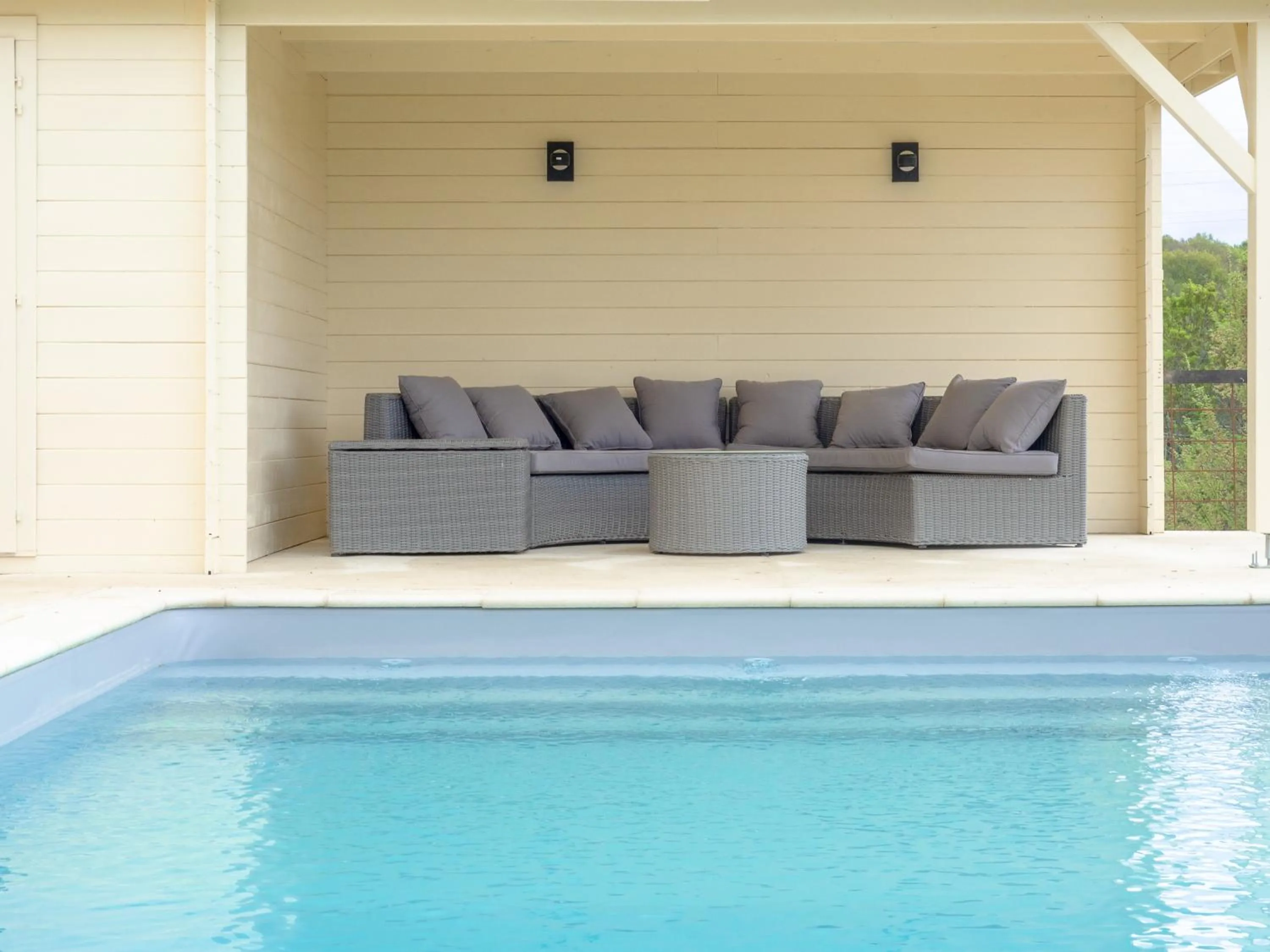 Swimming pool in Château Les Merles et ses Villas