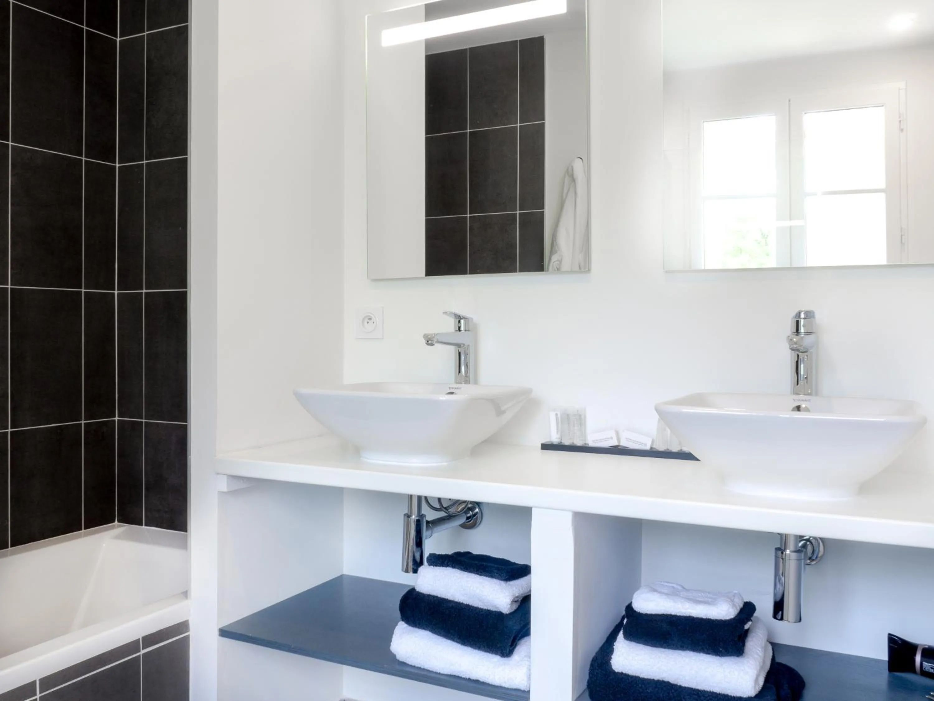 Shower in Château Les Merles et ses Villas