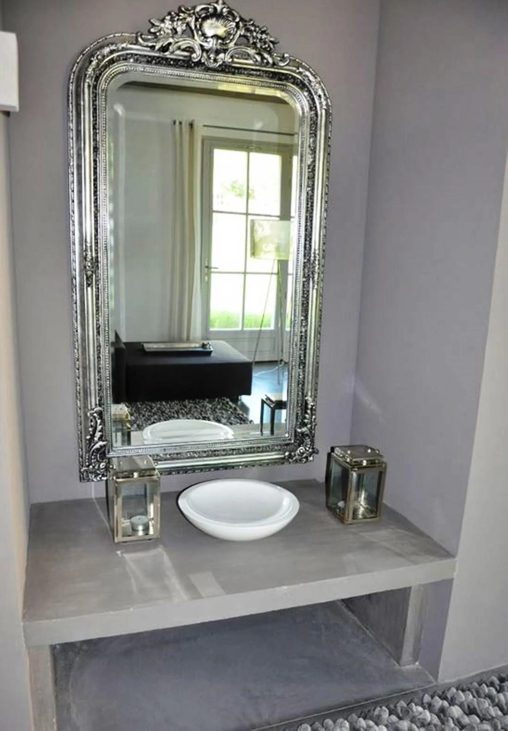 Decorative detail in Château Les Merles et ses Villas