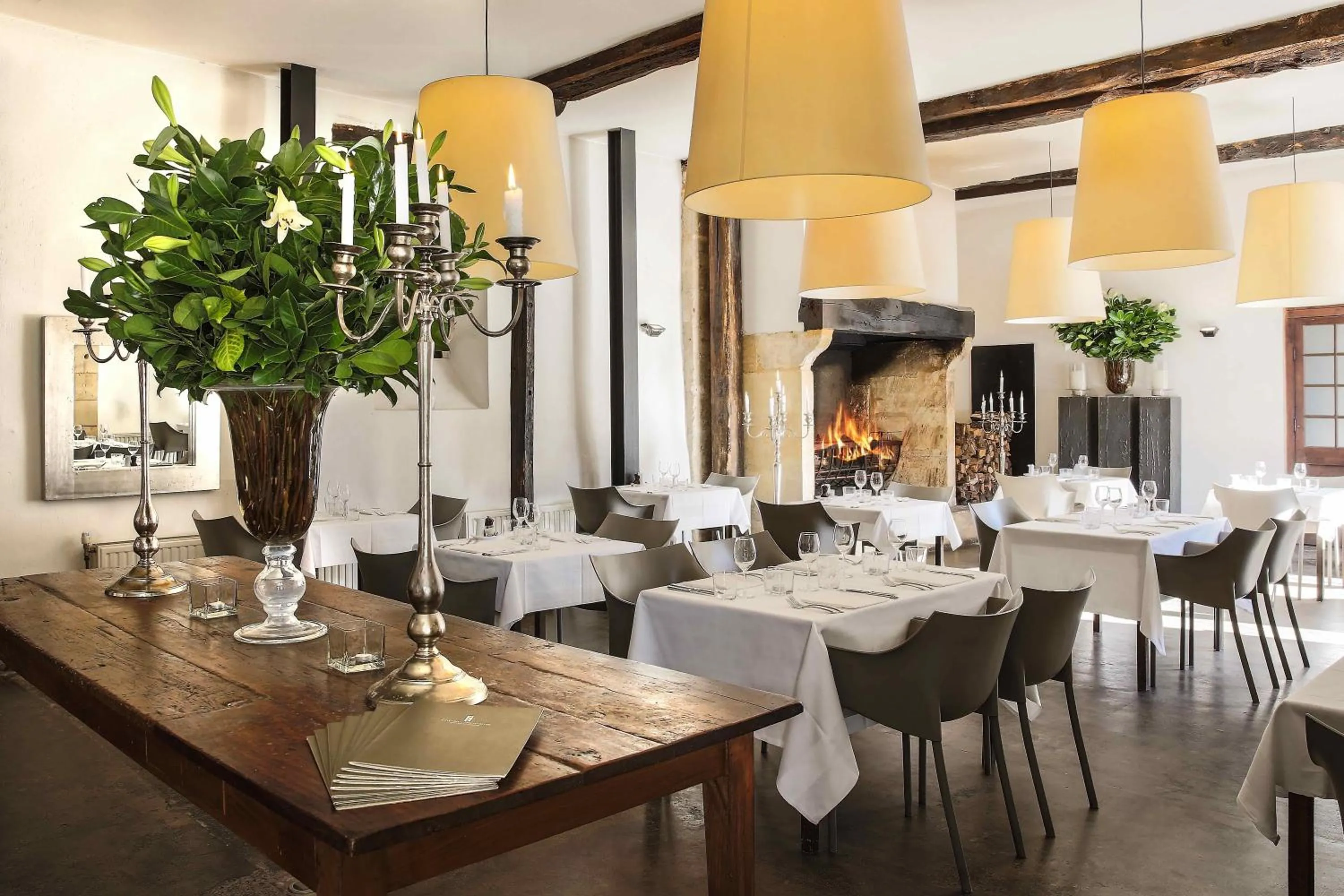 Restaurant/places to eat in Château Les Merles et ses Villas