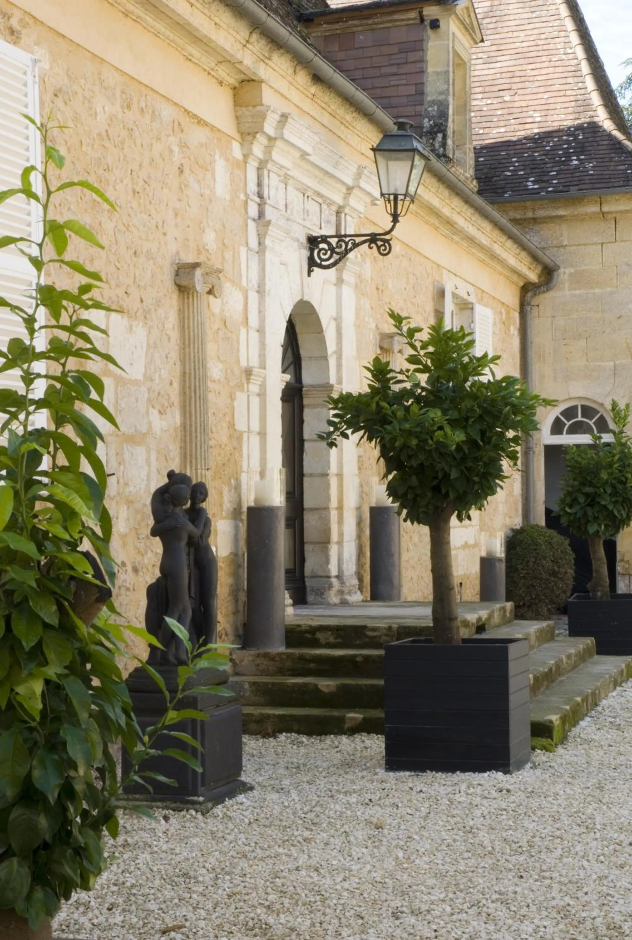 Facade/entrance in Château Les Merles et ses Villas