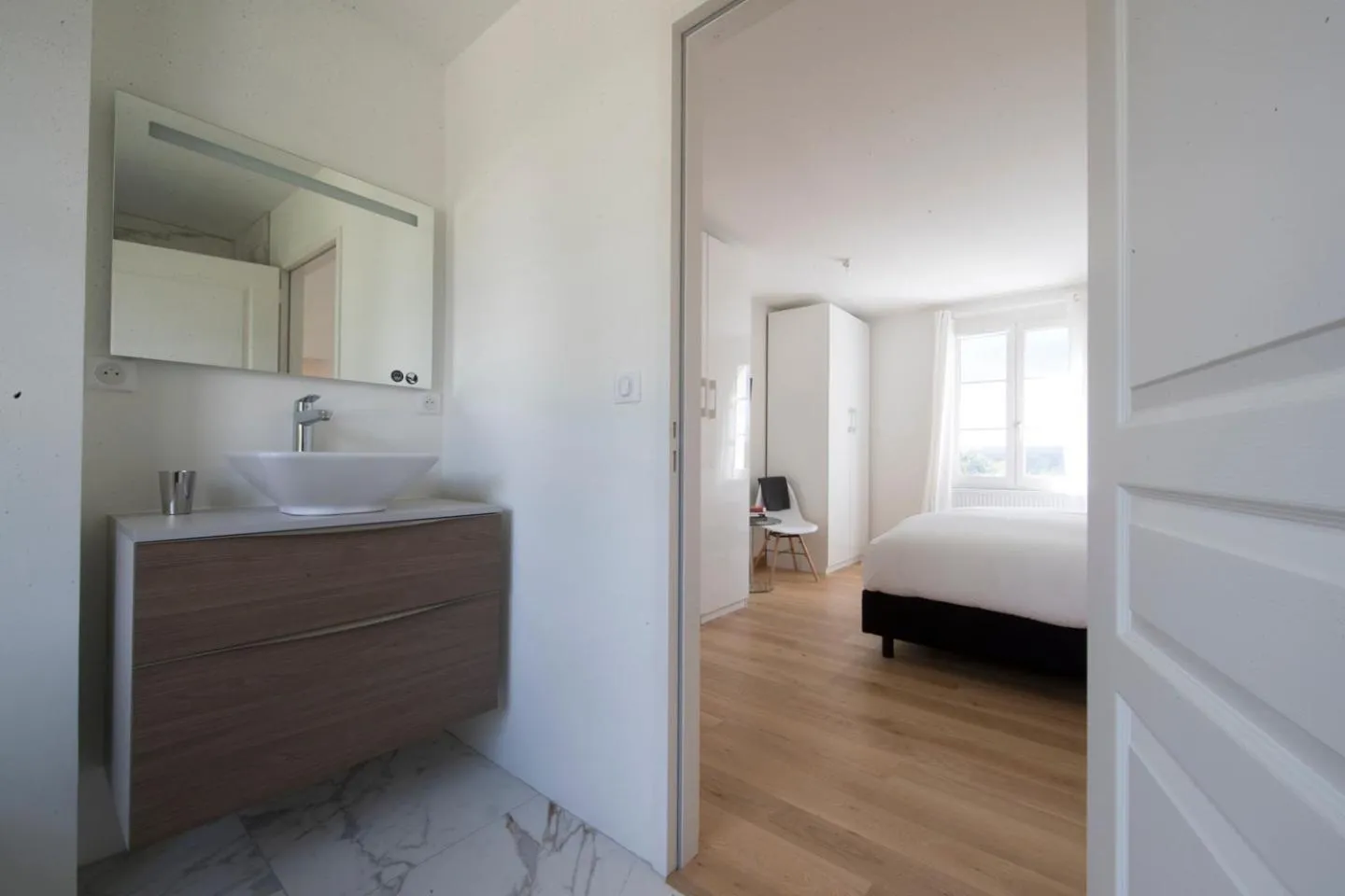 Bathroom, Bed in Château Les Merles et ses Villas