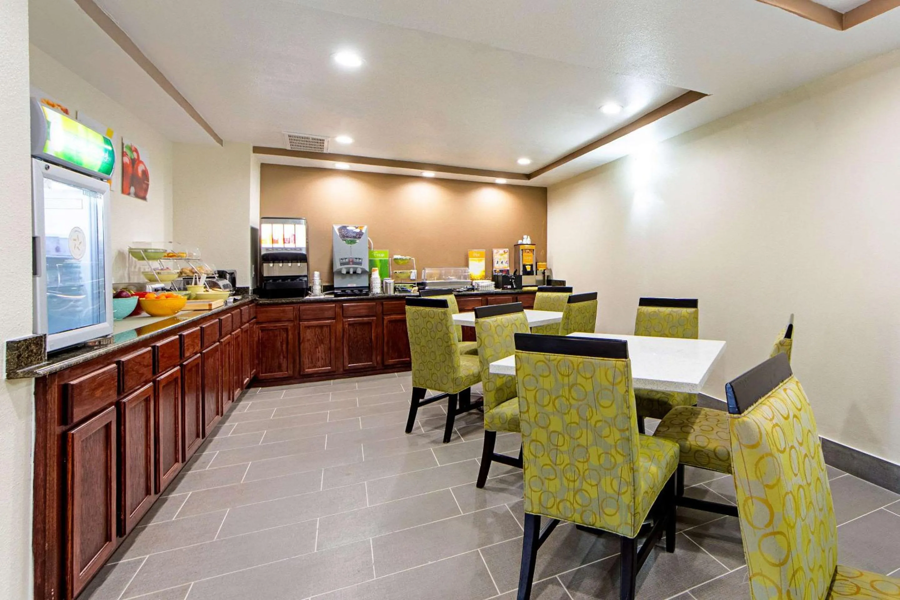 Restaurant/Places to Eat in Quality Inn Greenville I-30