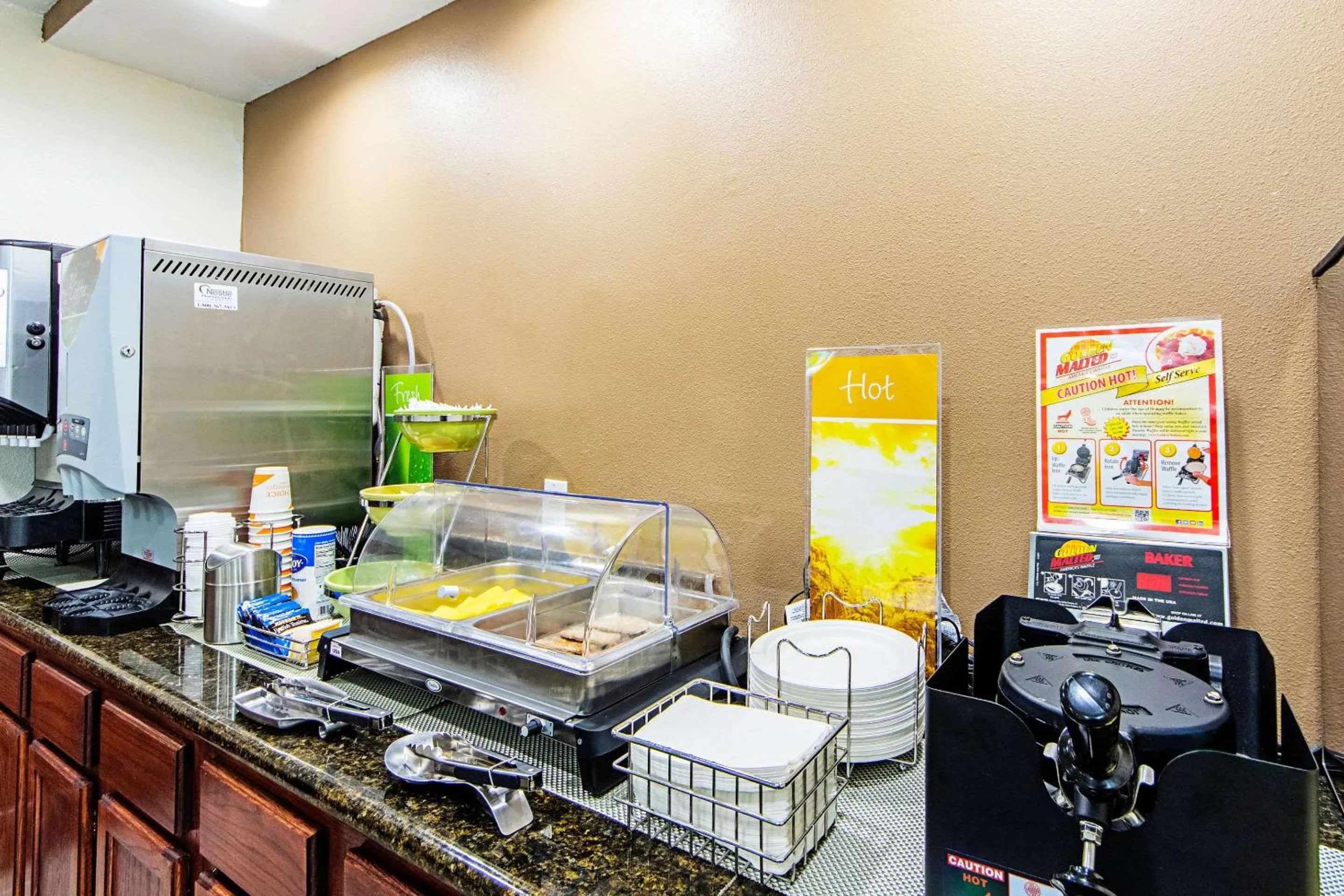 Restaurant/Places to Eat in Quality Inn Greenville I-30