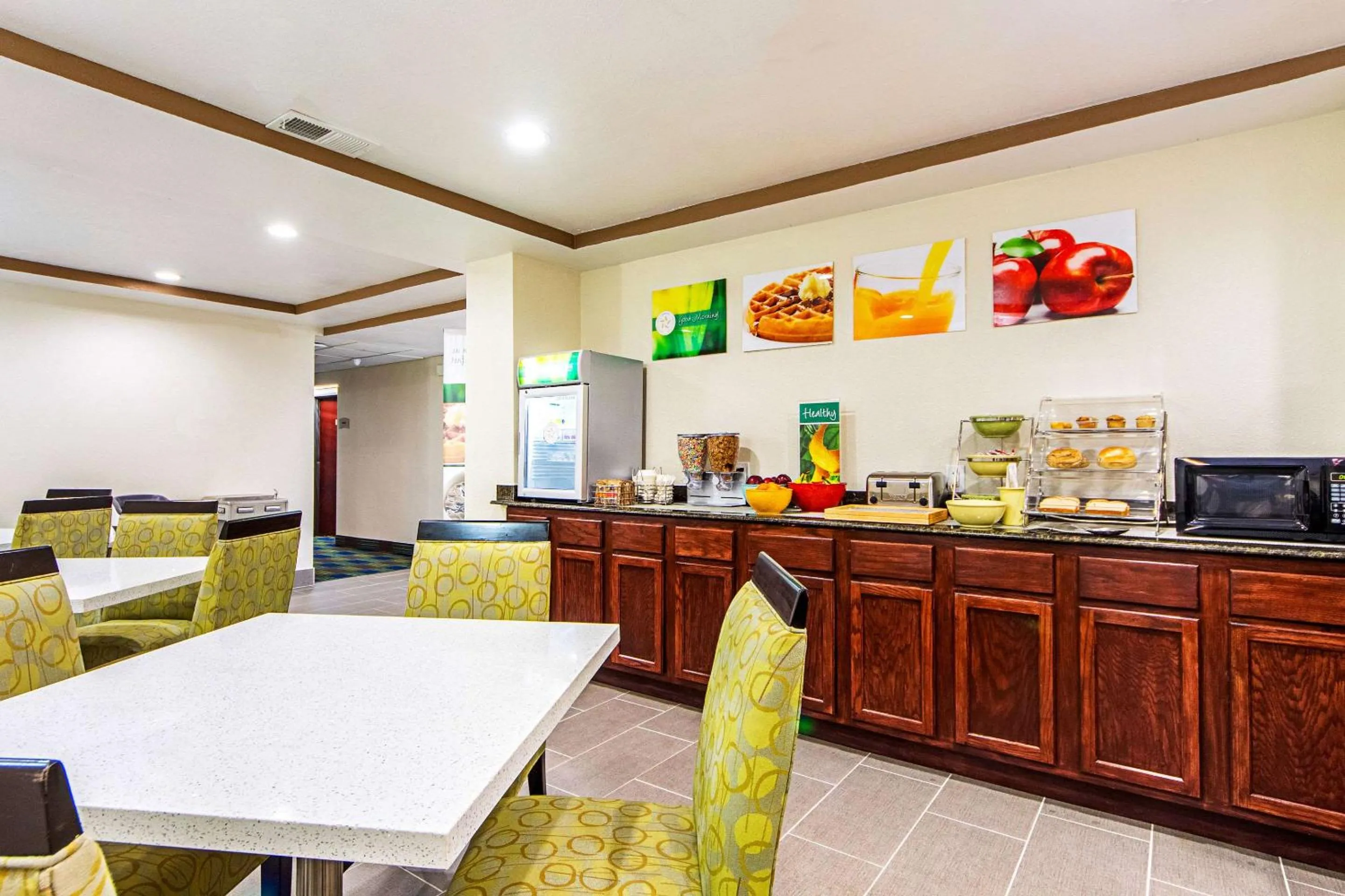 Restaurant/Places to Eat in Quality Inn Greenville I-30