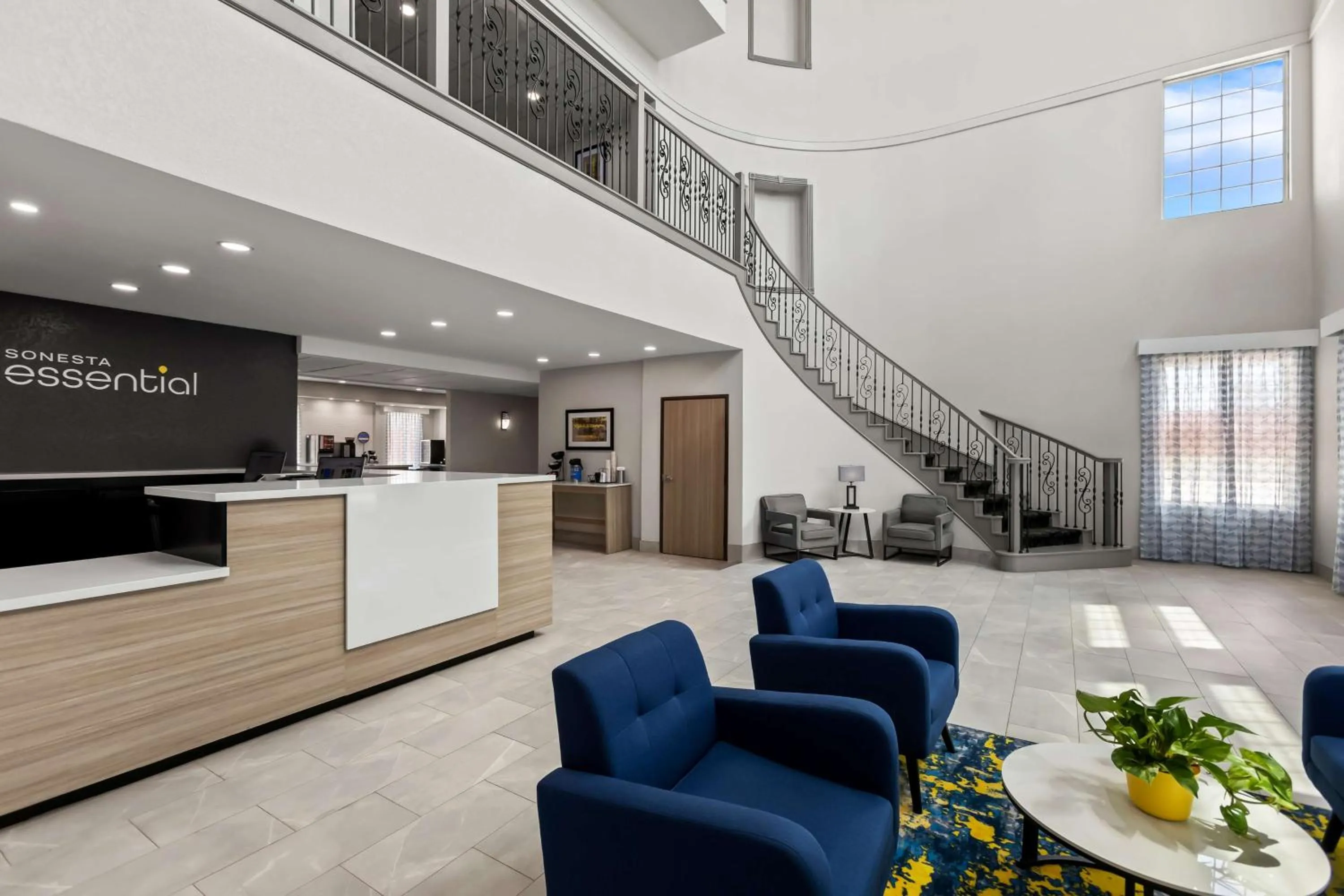 Lobby or reception in Sonesta Essential La Porte