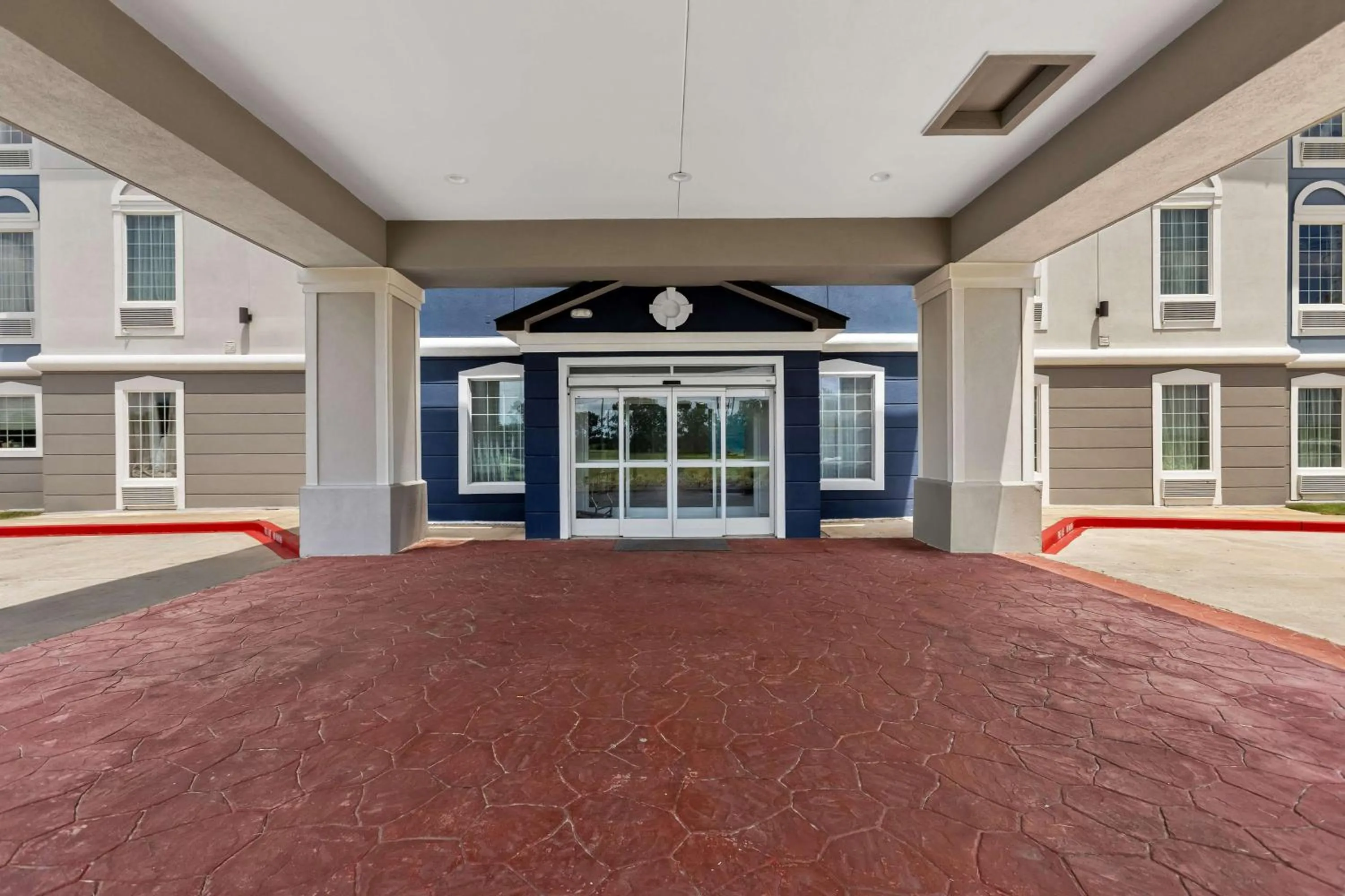 Property building in Sonesta Essential La Porte