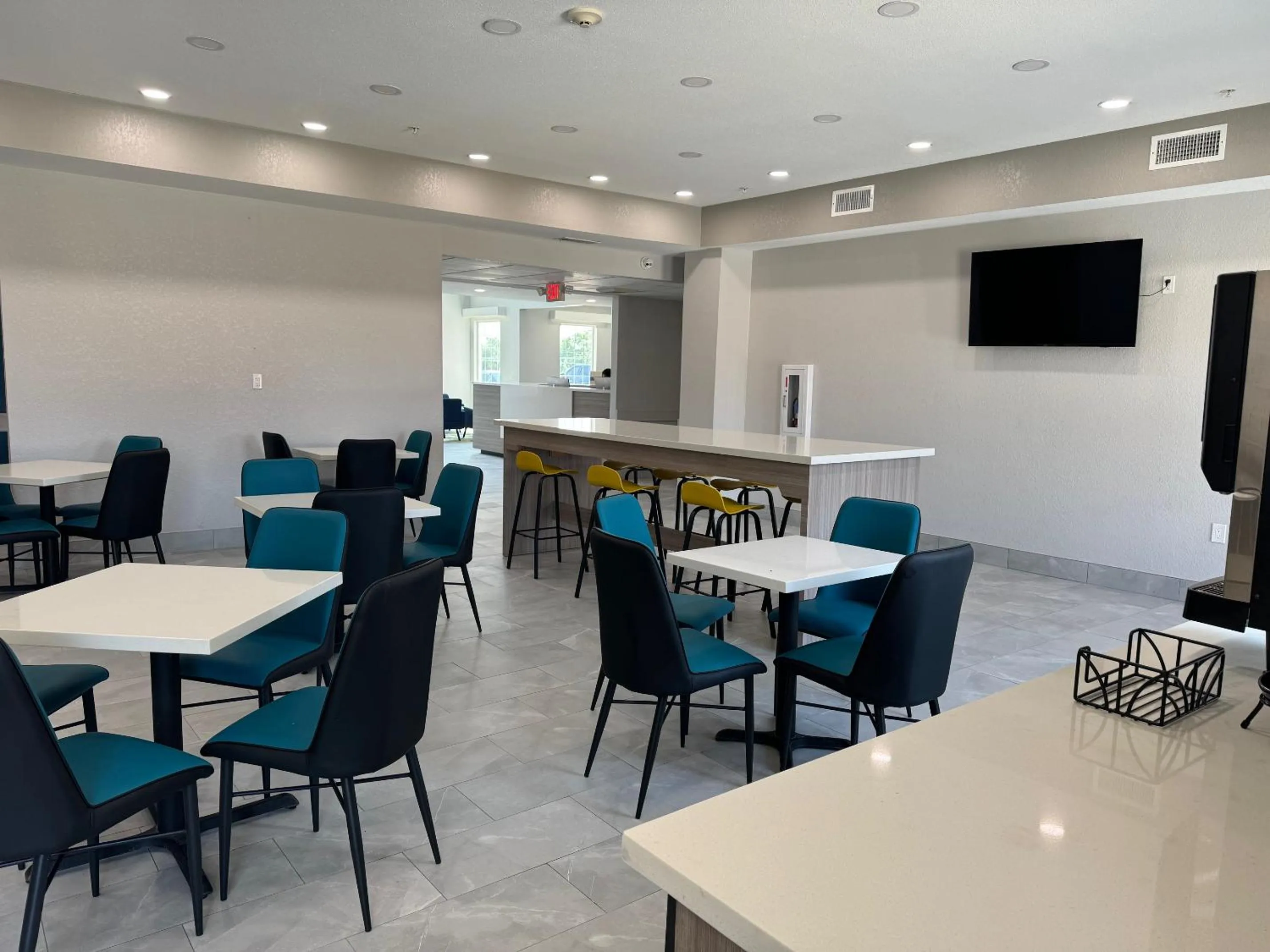 Breakfast, Restaurant/Places to Eat in Quality Inn & Suites La Porte