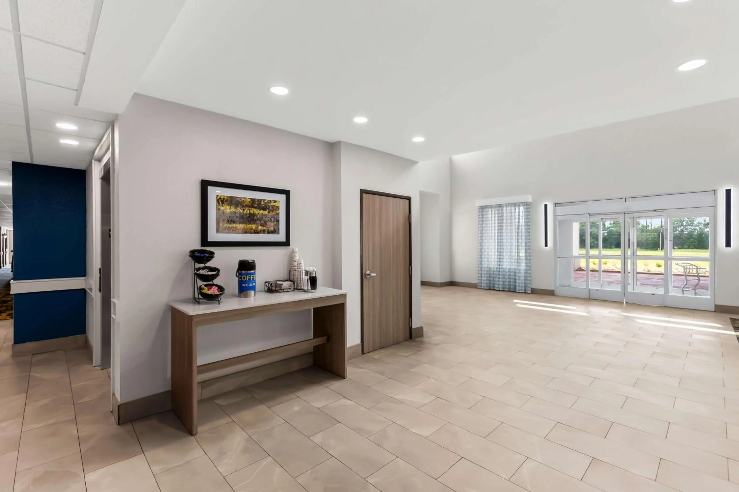 Food and drinks in Sonesta Essential La Porte