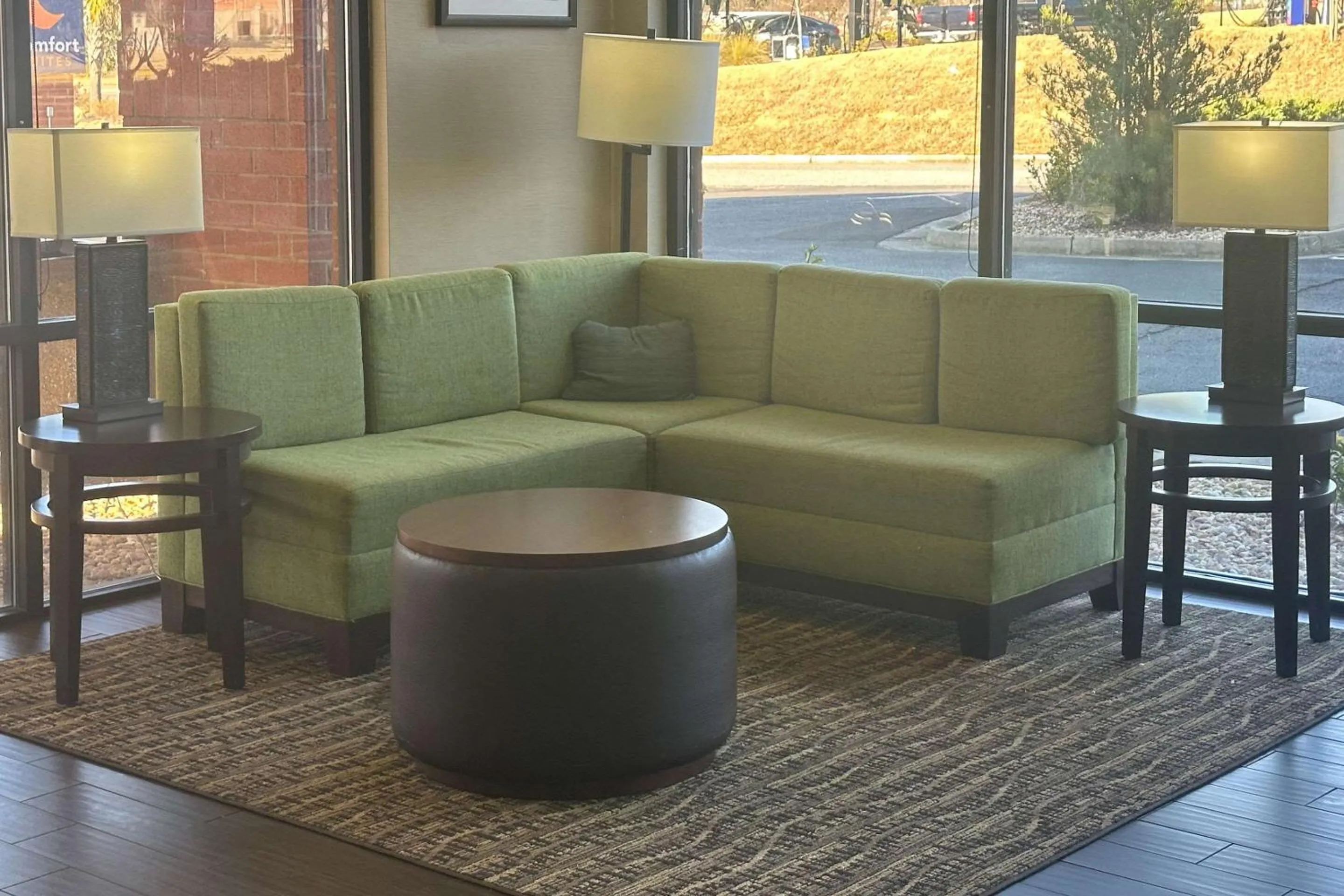 Lobby or reception in Comfort Suites Macon Northwest