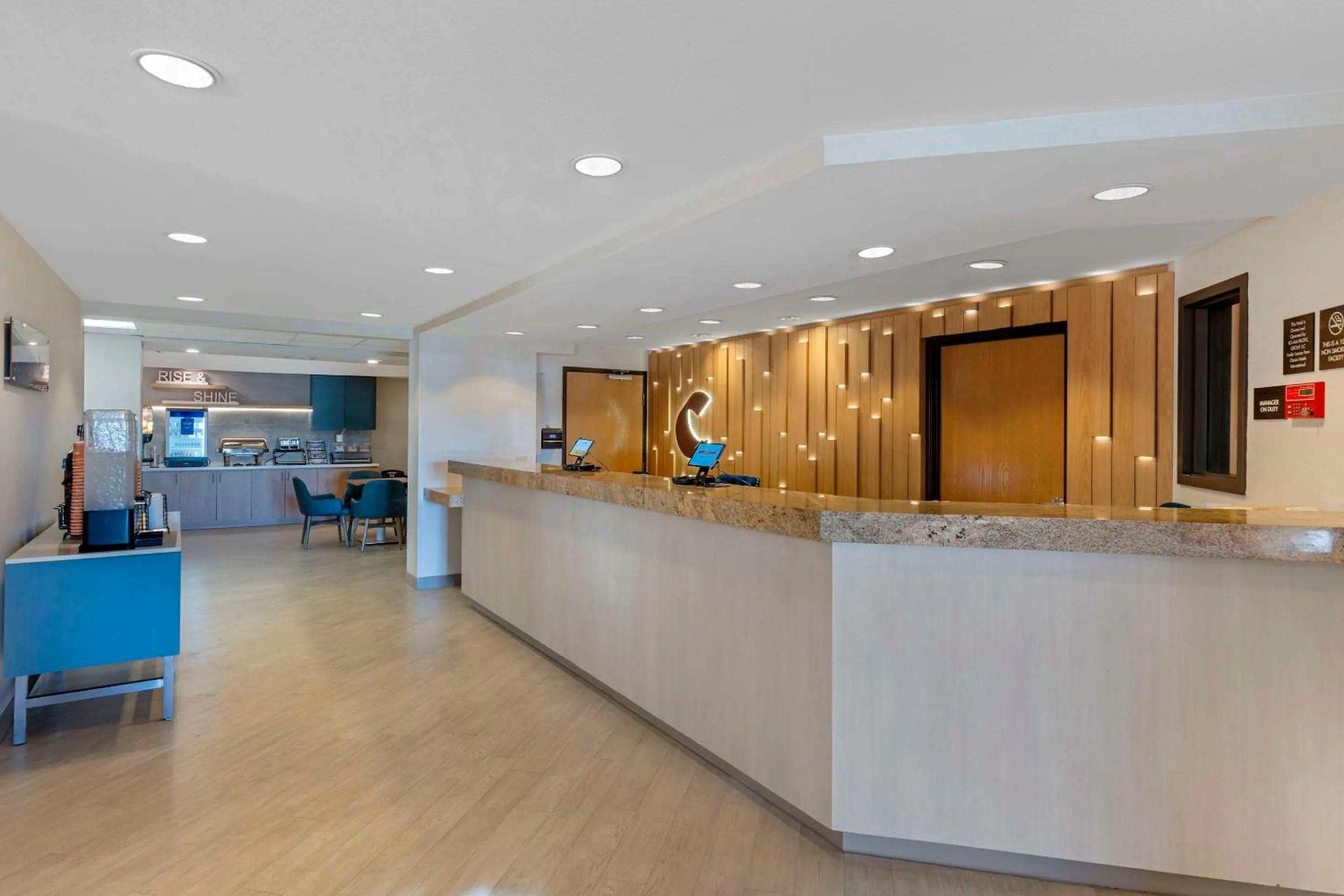 Lobby or reception in Comfort Inn Marina on the Monterey Bay