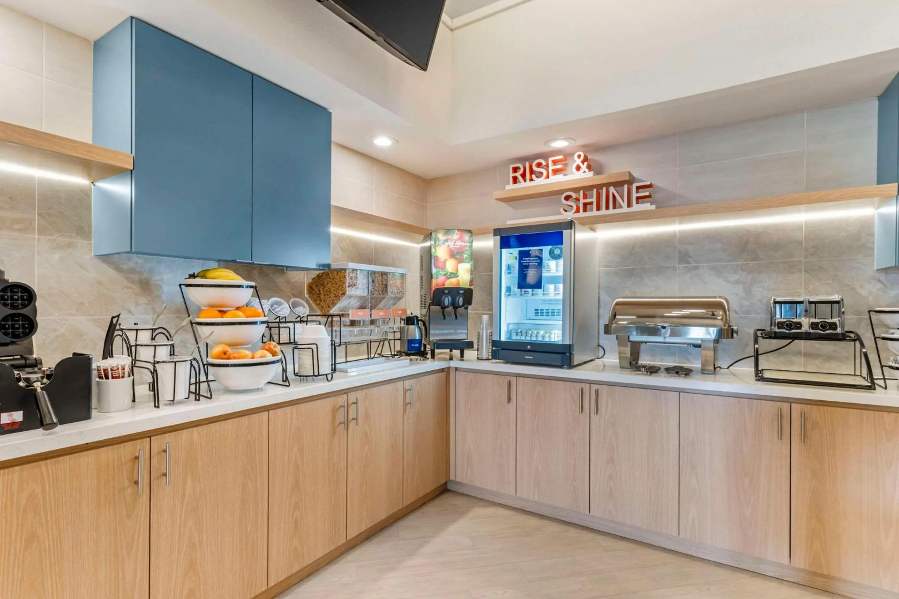 Breakfast in Comfort Inn Marina on the Monterey Bay