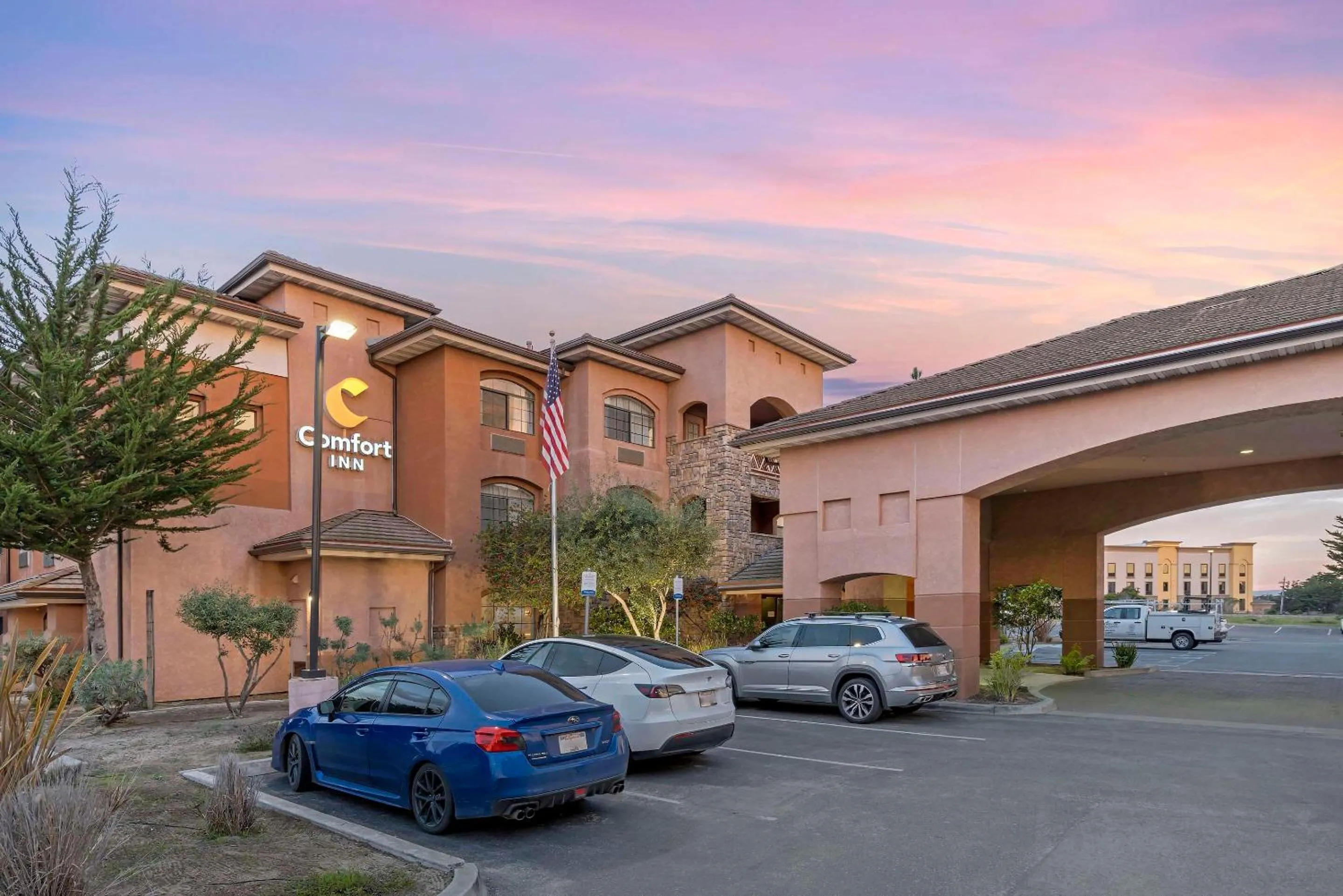 Property building in Comfort Inn Marina on the Monterey Bay