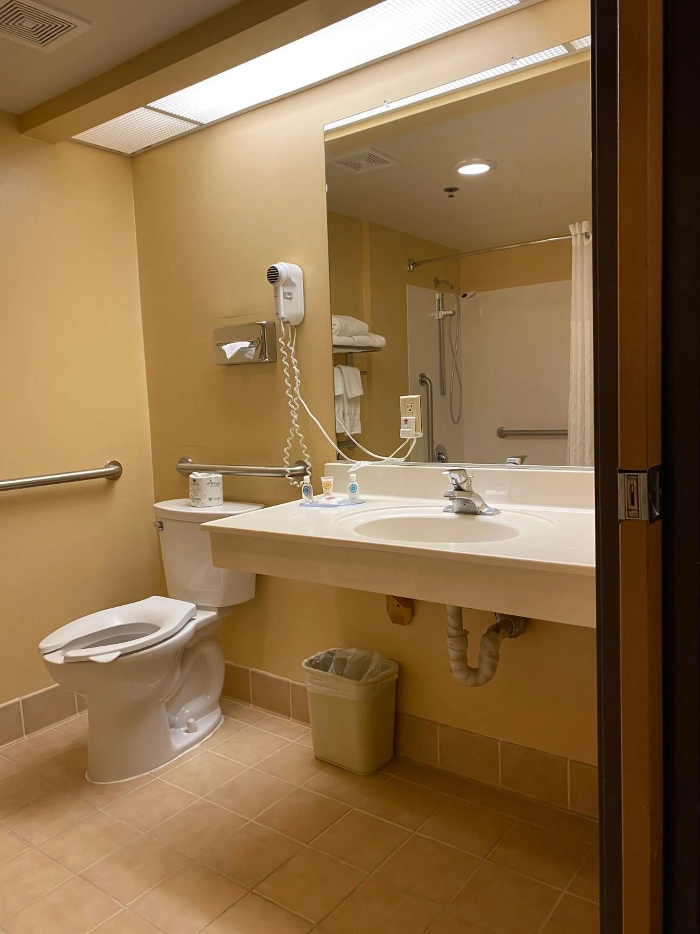 Toilet in Comfort Inn Marina on the Monterey Bay