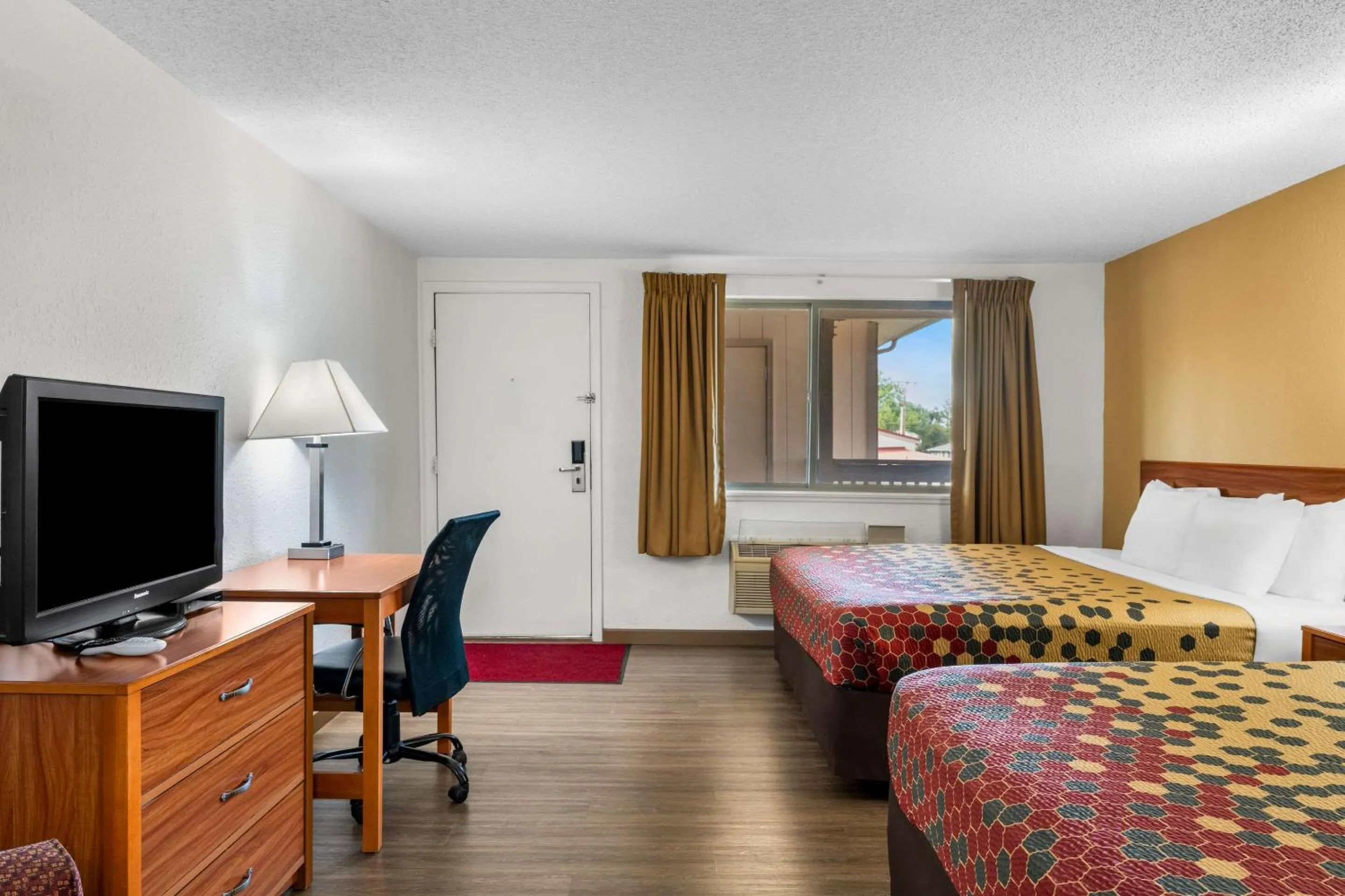 Bedroom, Bed in Econo Lodge Miles City I-94