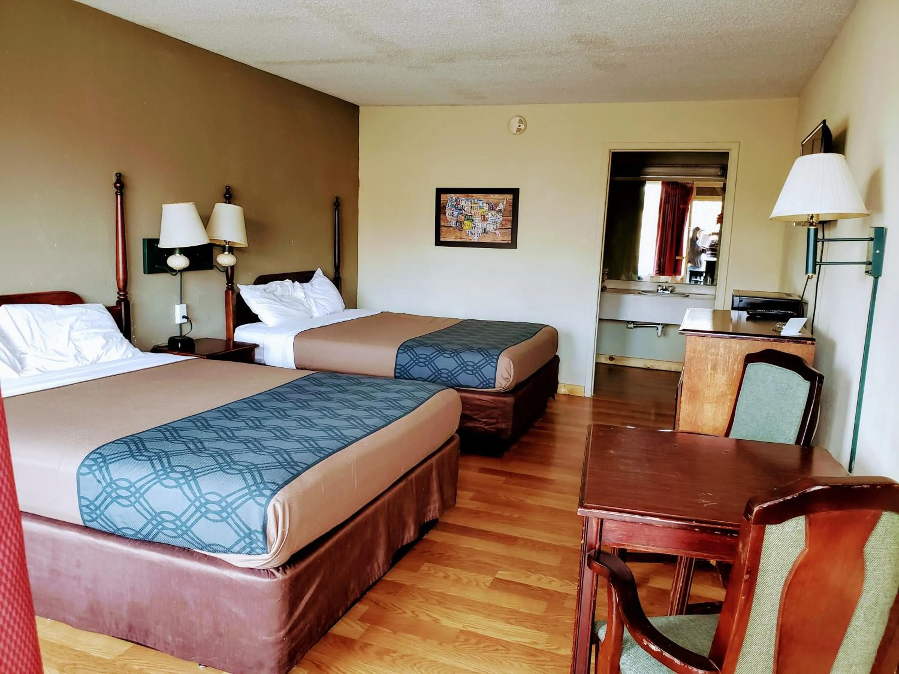 Bedroom, Bed in Mountain Home Inn