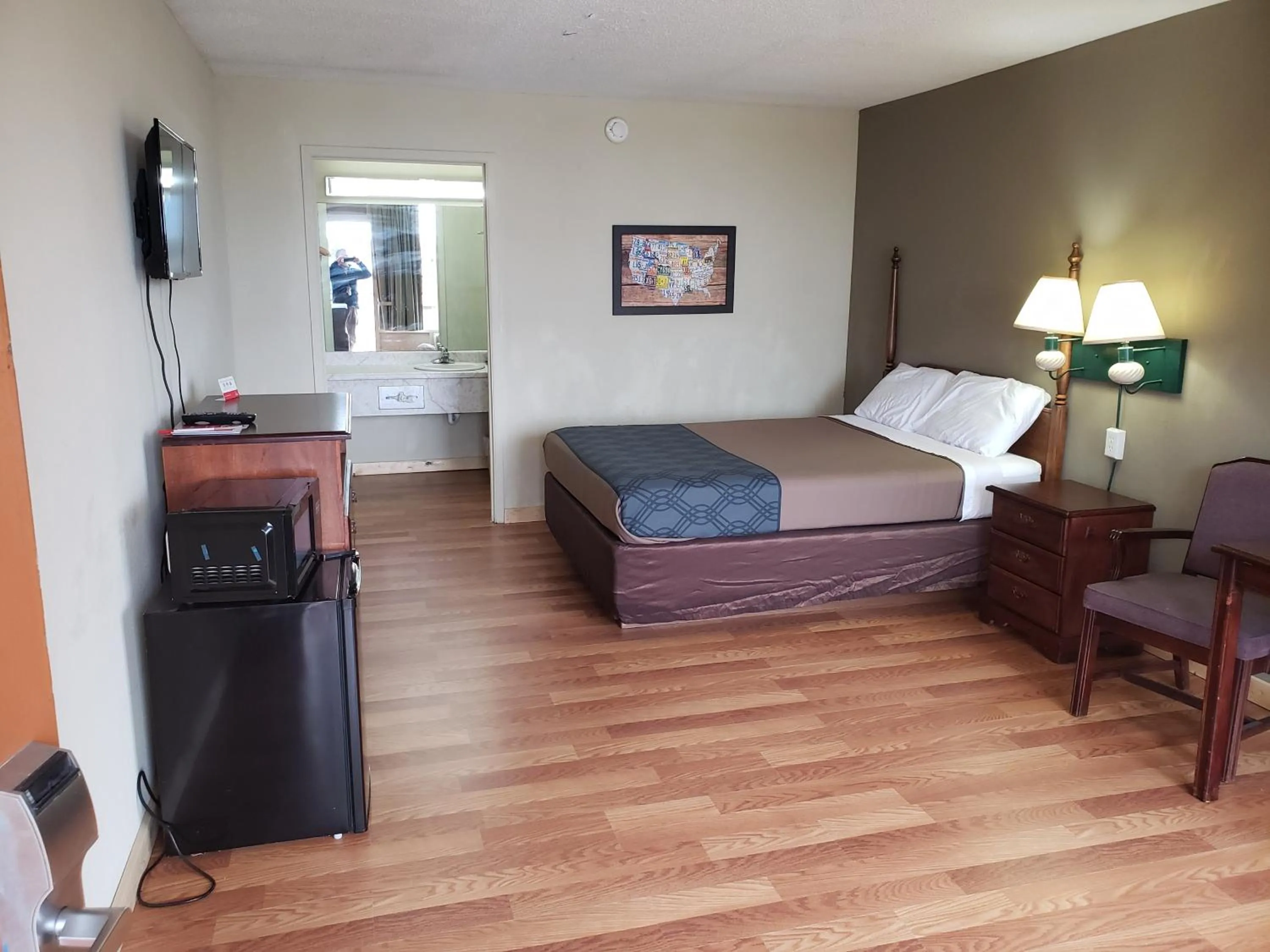 Bedroom, Bed in Mountain Home Inn