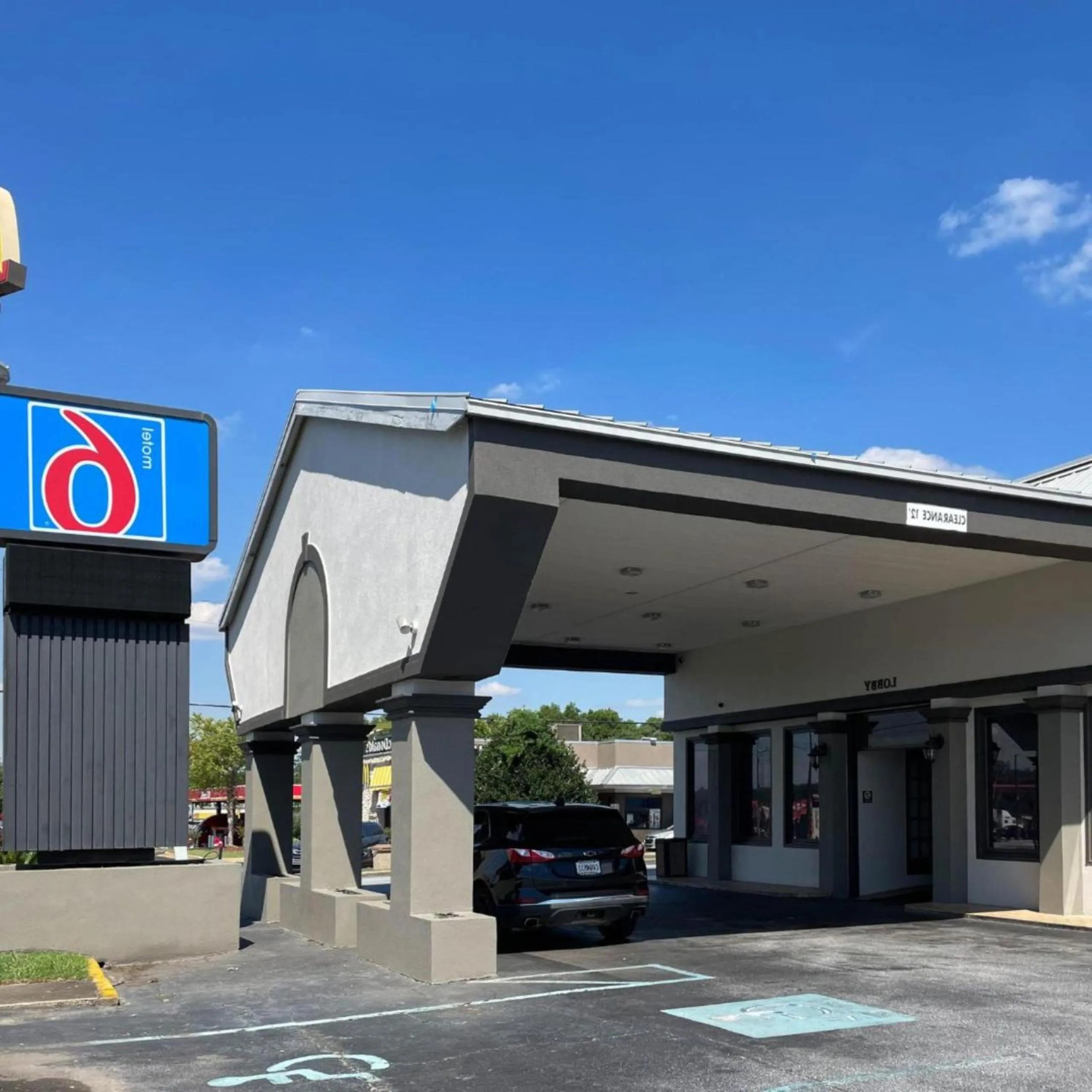 Facade/entrance in Motel 6 Opelika AL