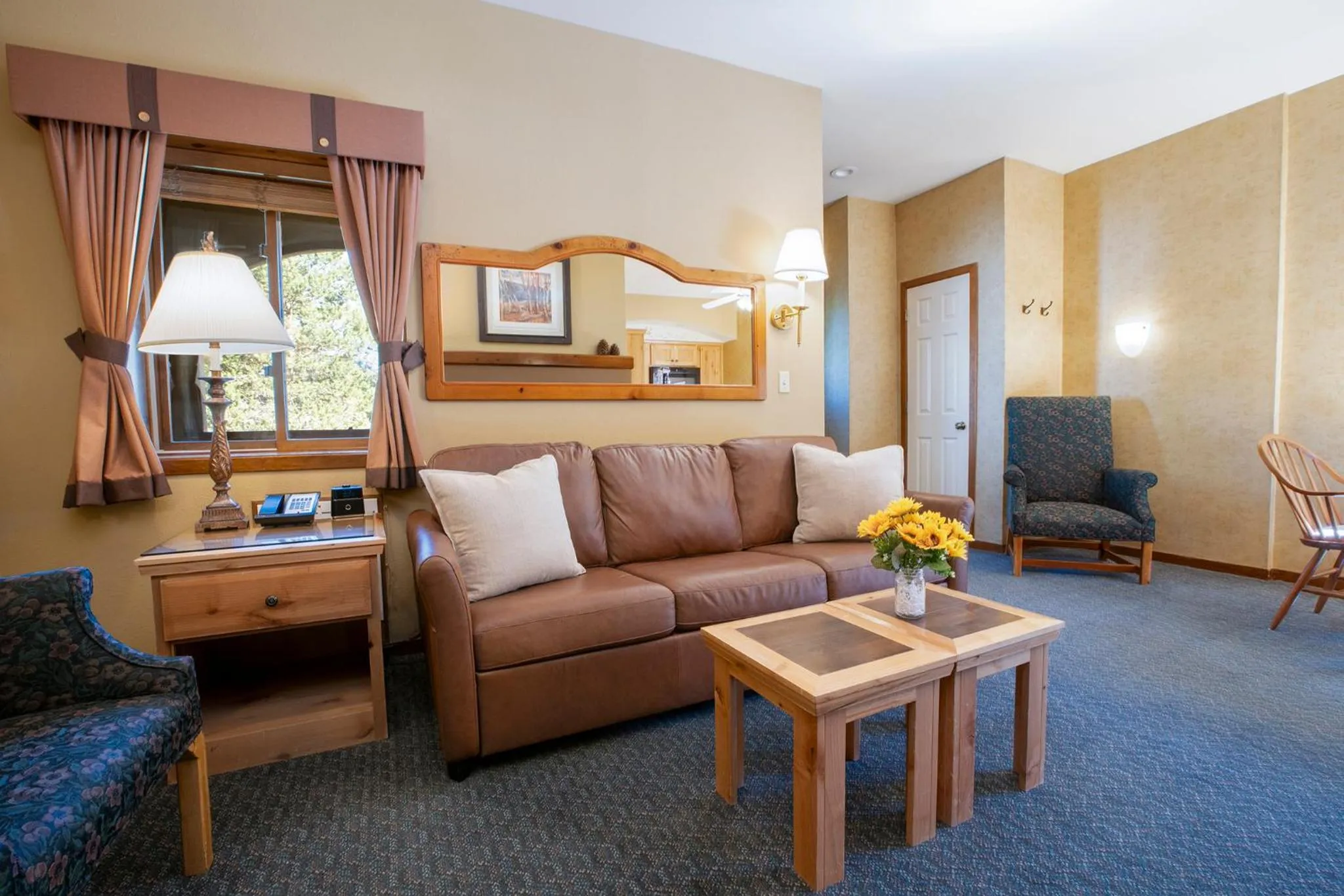 Living room in Olympic Village Inn Olympic Valley