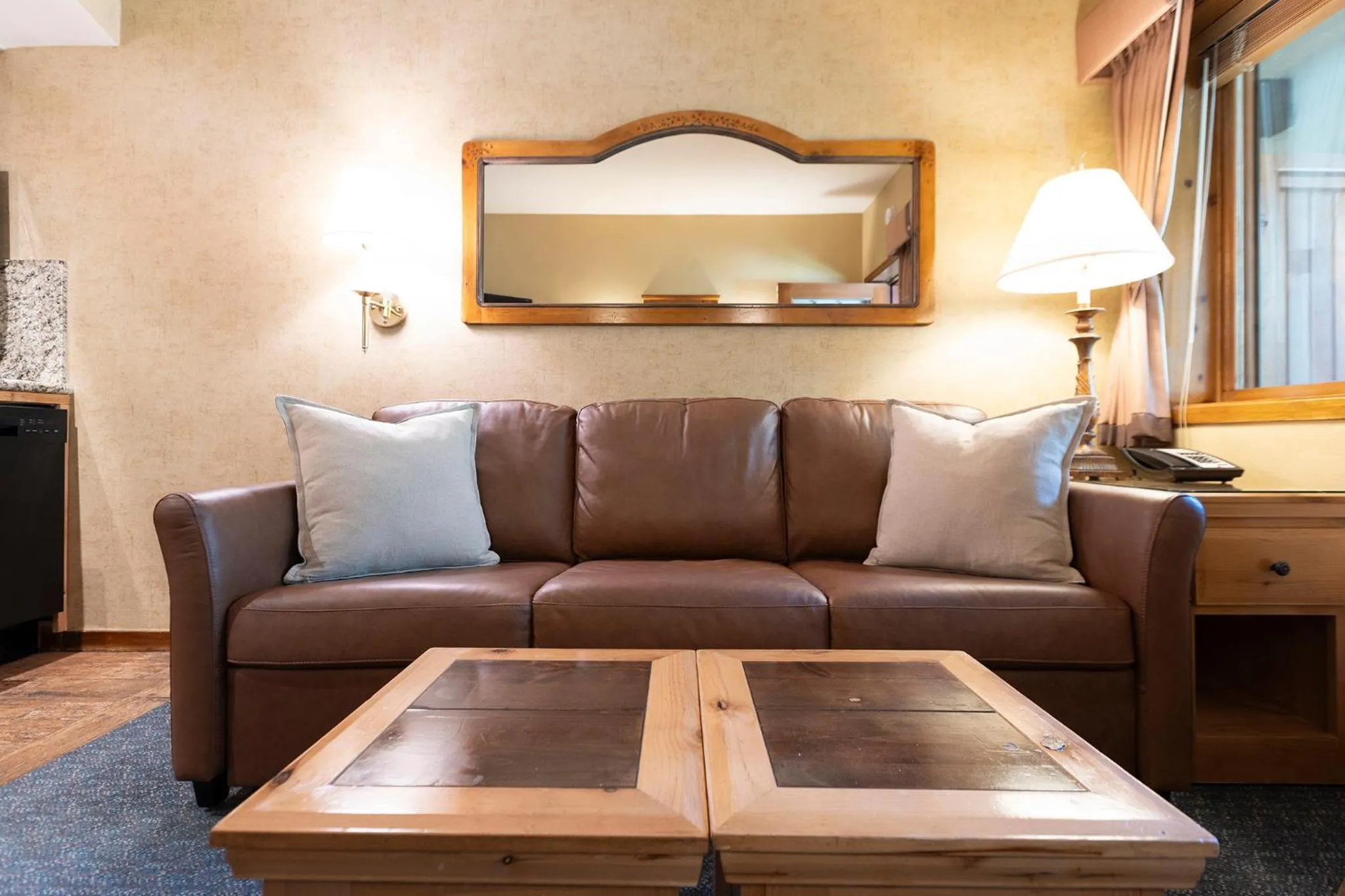 Living room in Olympic Village Inn Olympic Valley