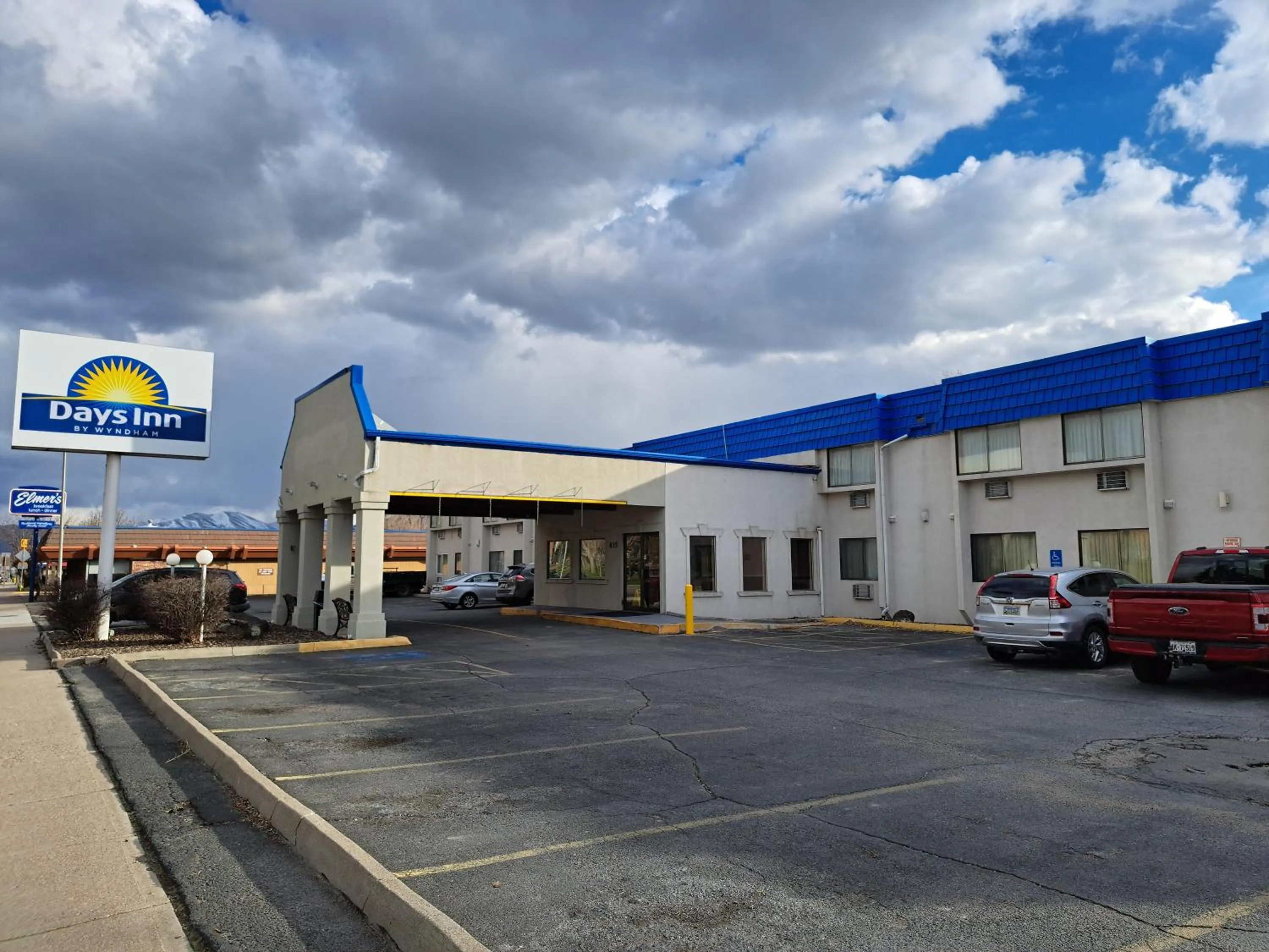 Property building in Days Inn by Wyndham Pocatello University Area