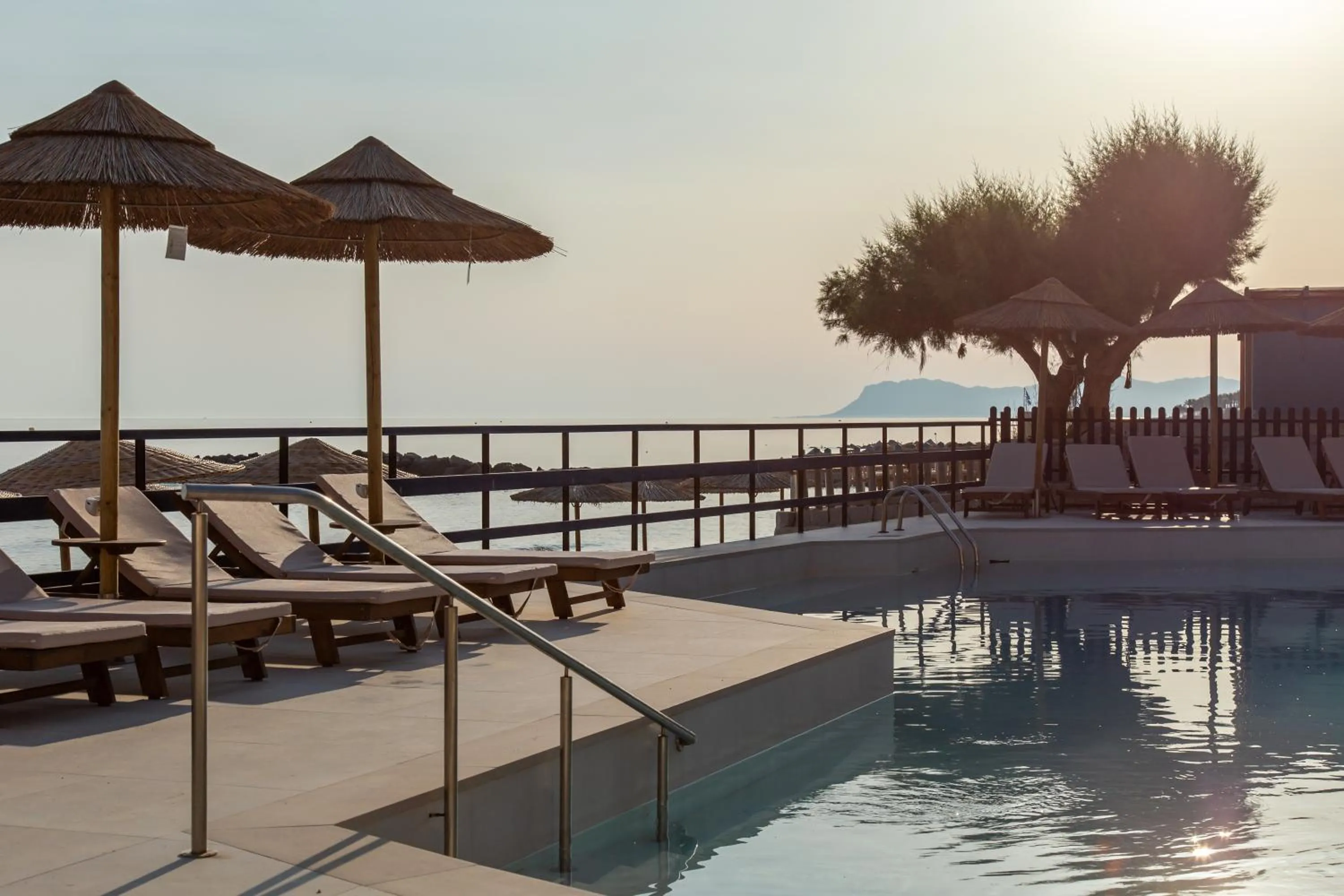 Hotel Haris on the beach