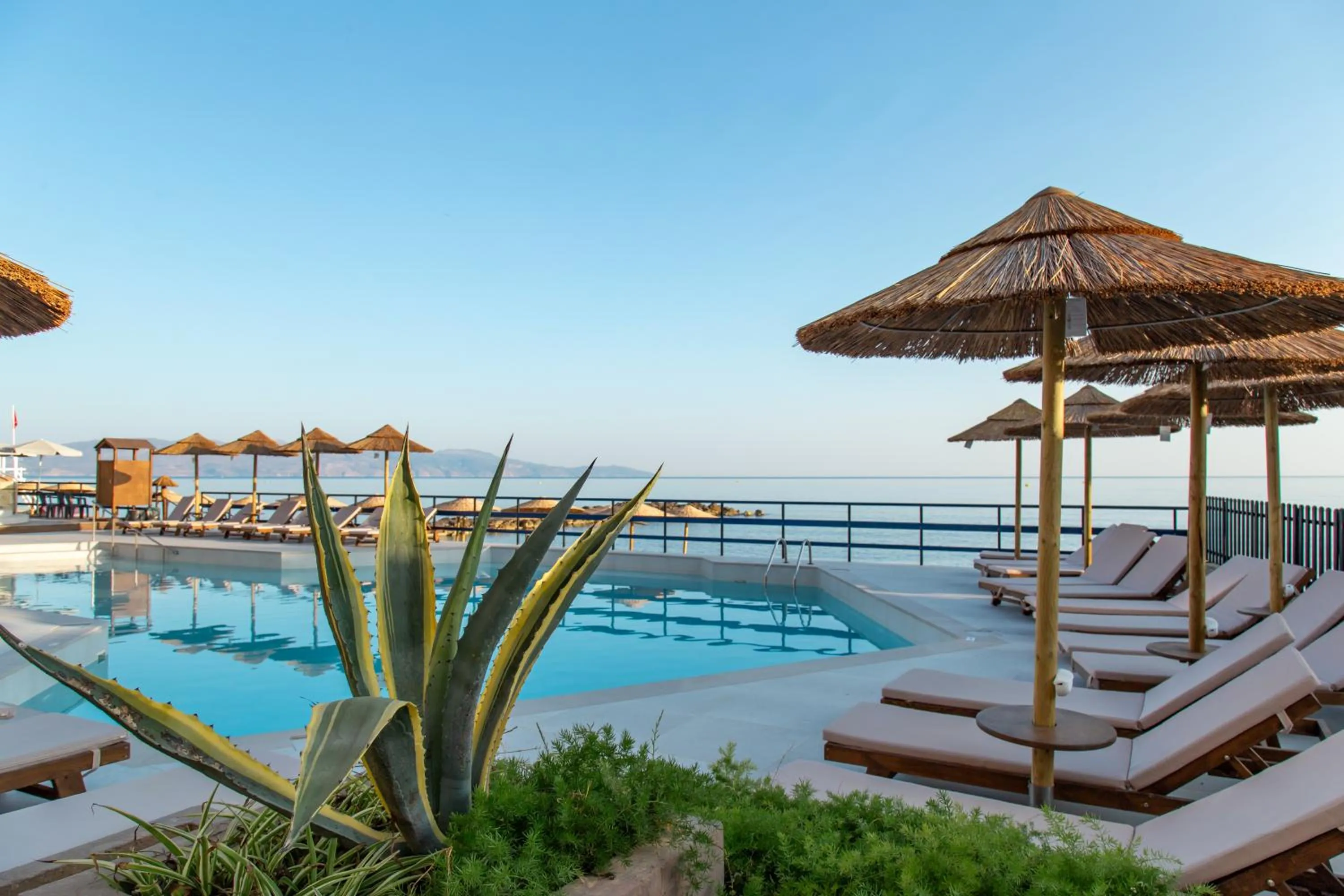 Hotel Haris on the beach