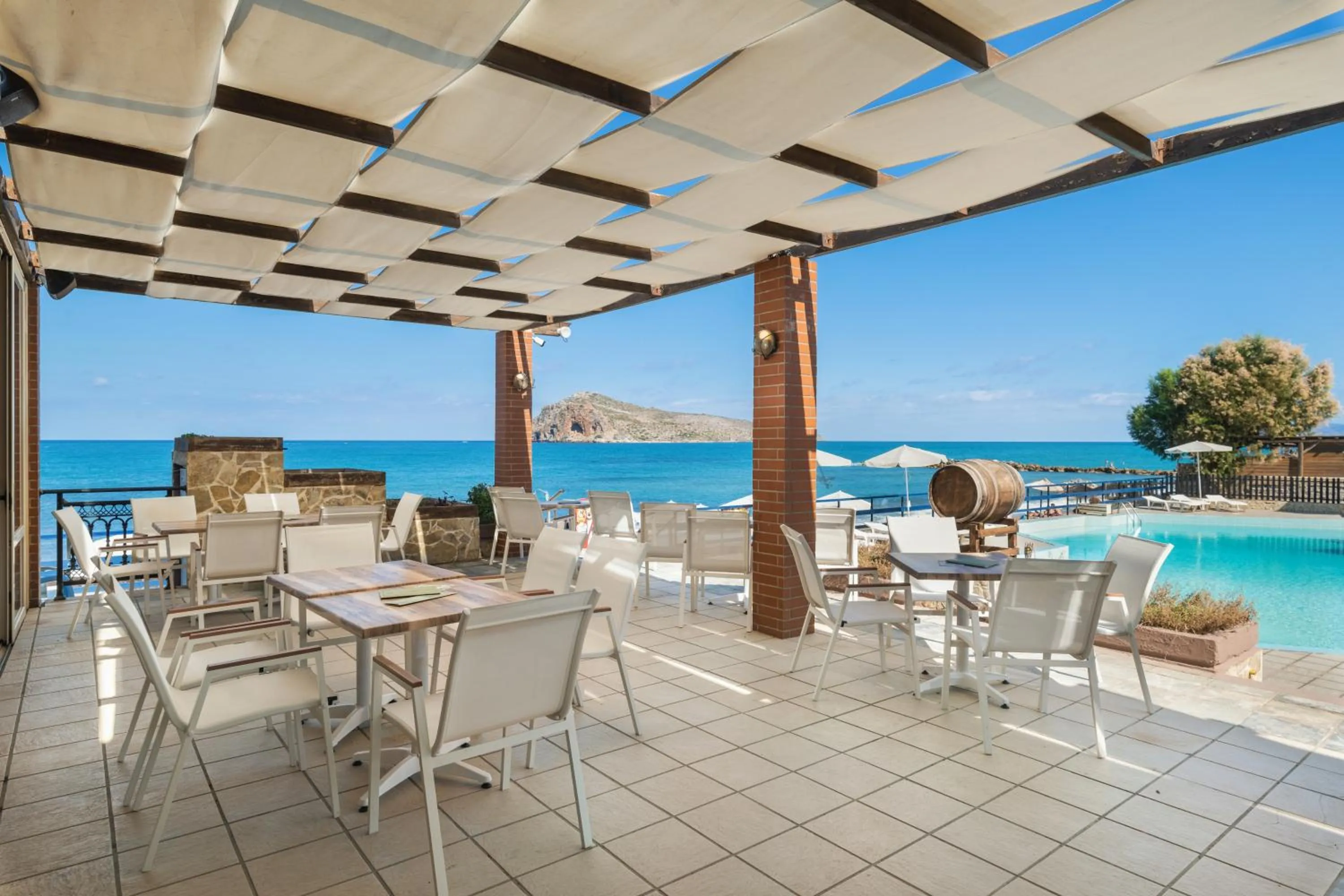 Hotel Haris on the beach