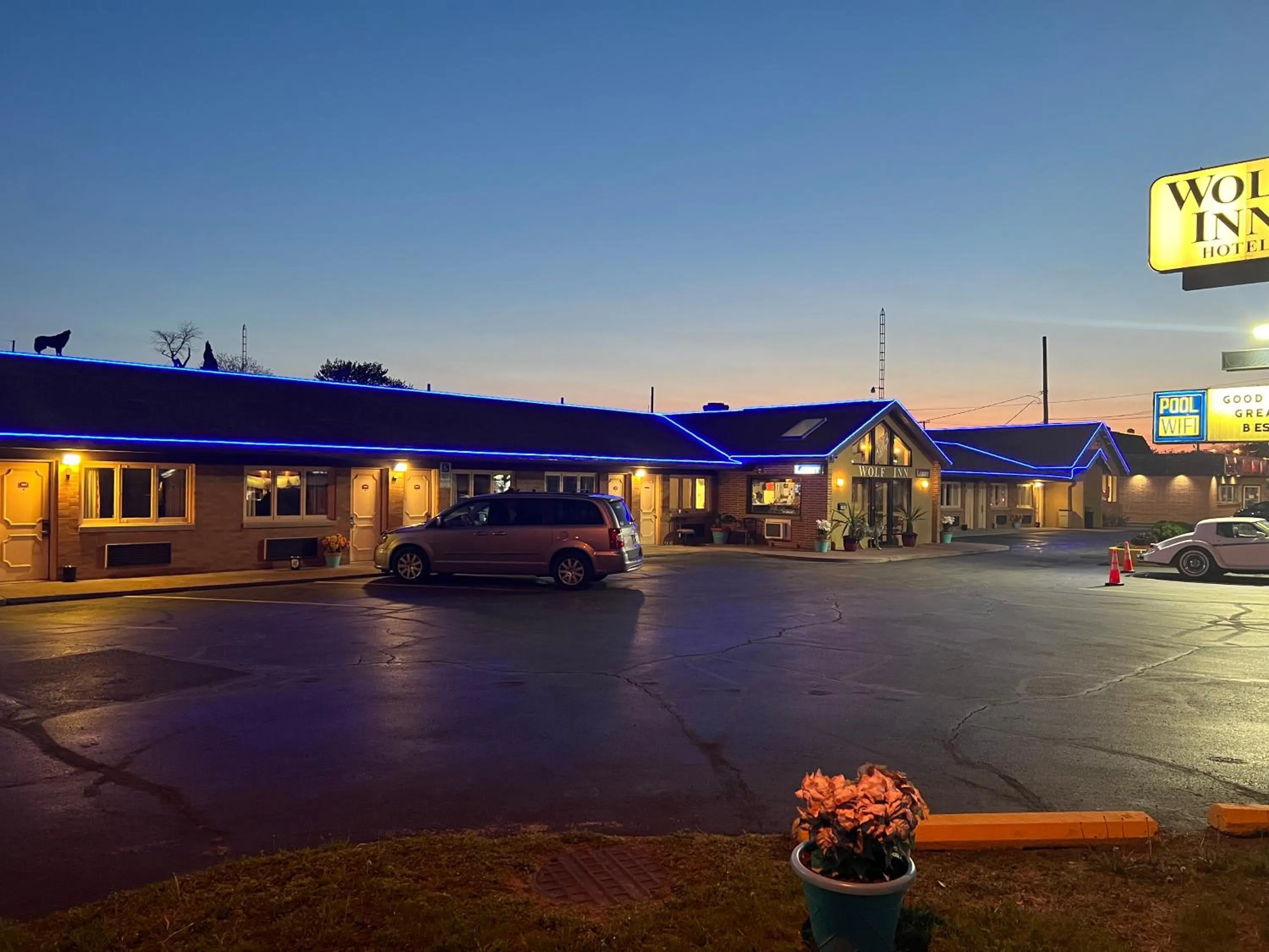 Parking in Wolf Inn Hotel