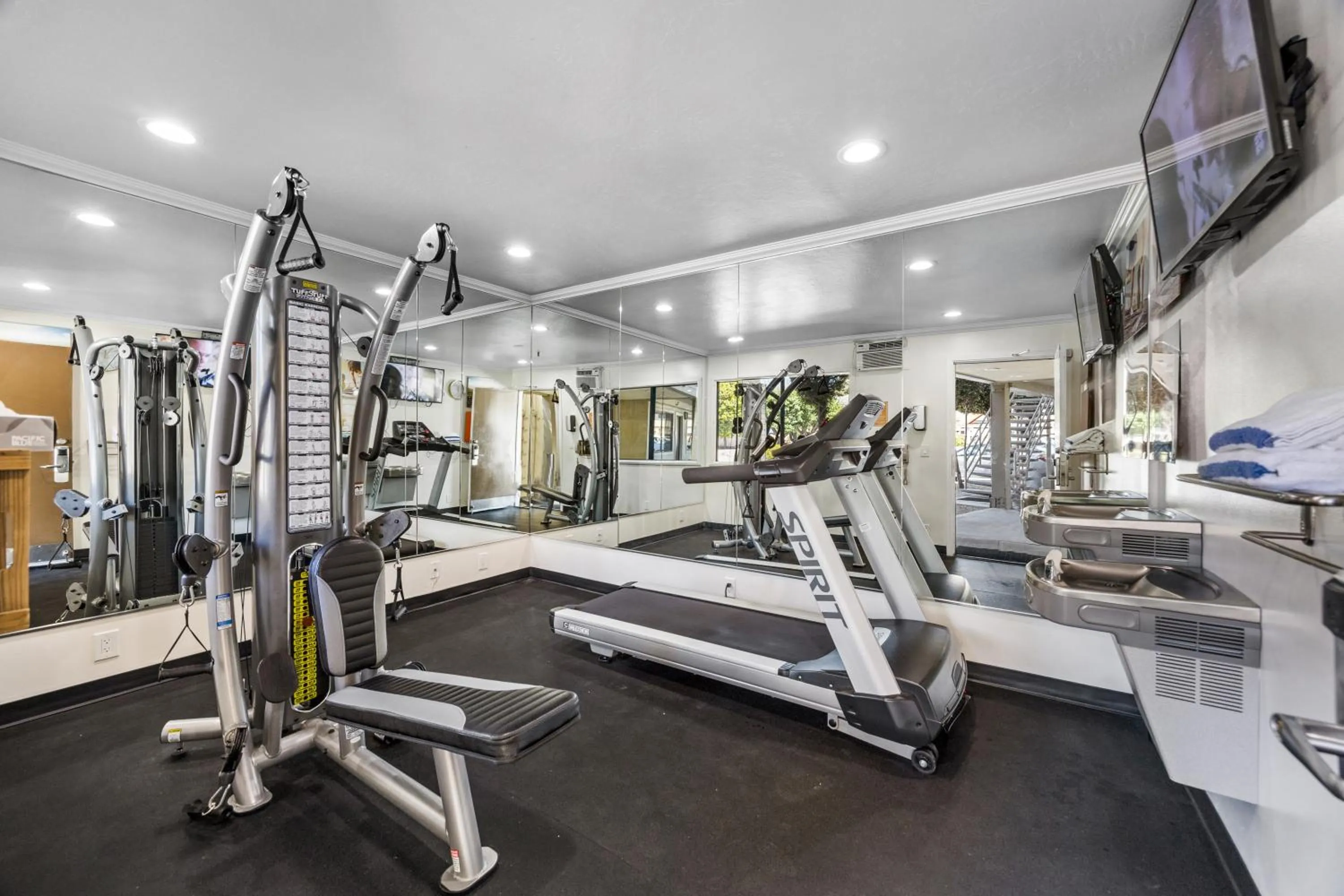 Fitness centre/facilities in Comfort Inn Santa Cruz North