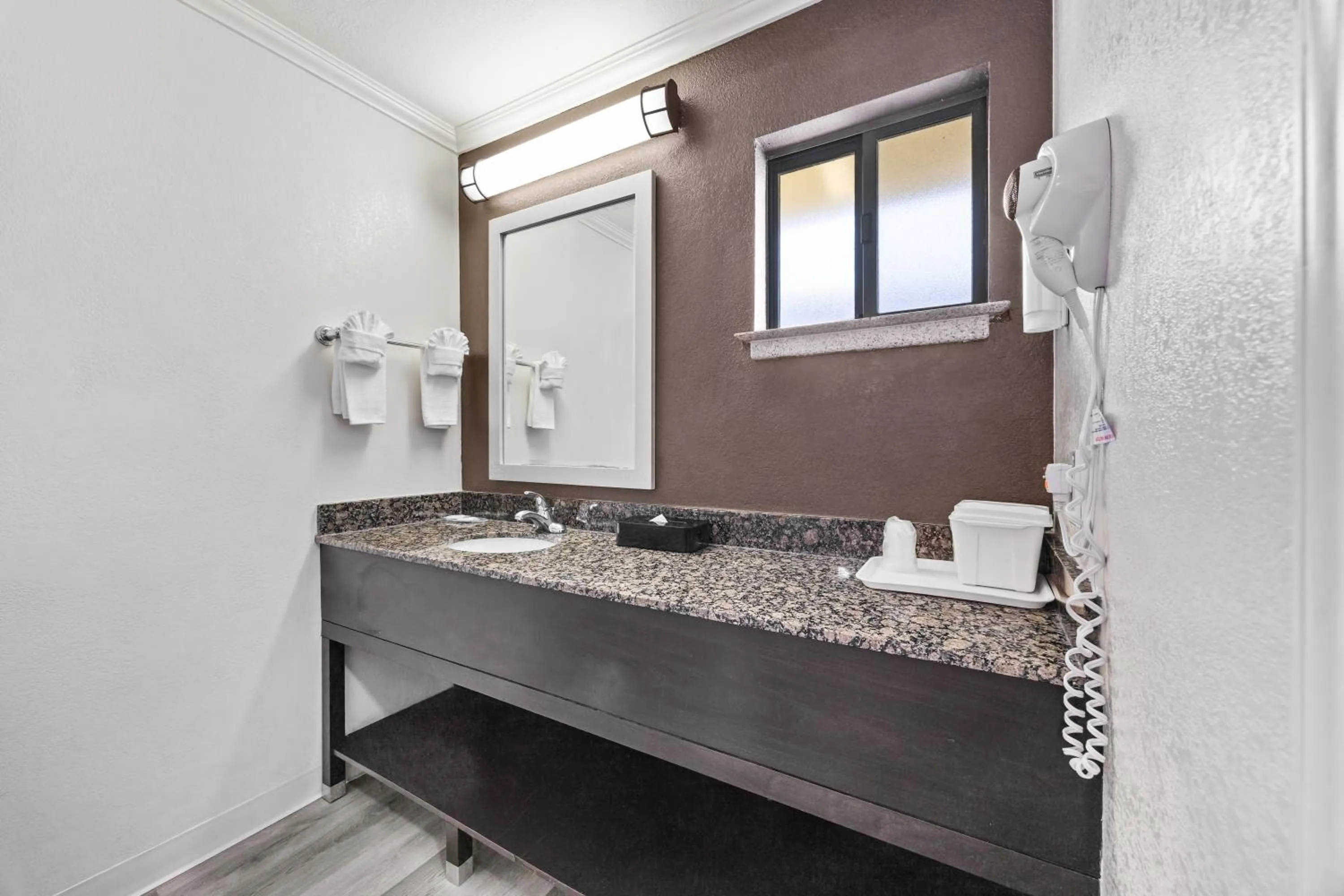 Bathroom in Comfort Inn Santa Cruz North