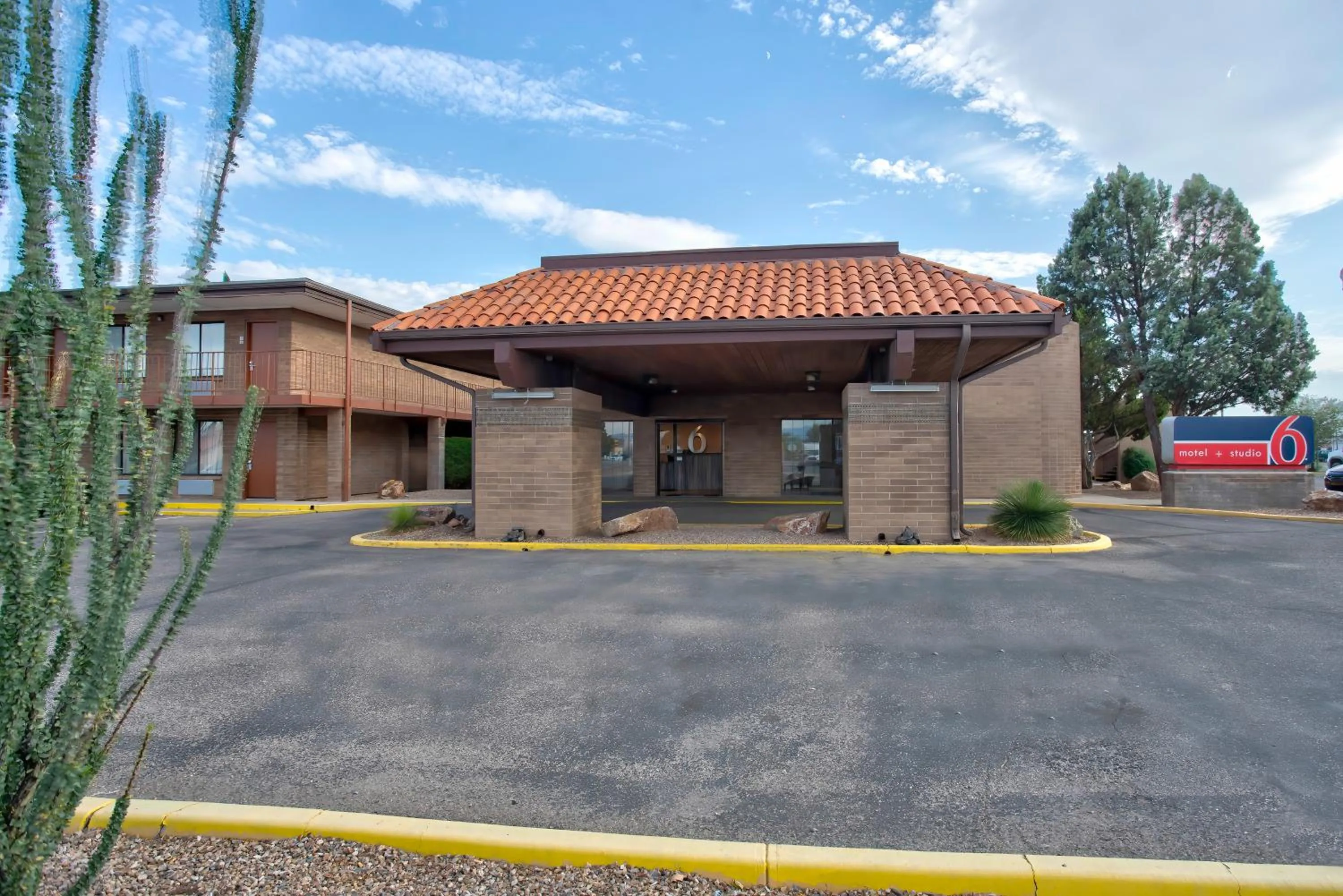 Property building in Motel 6 Willcox, AZ
