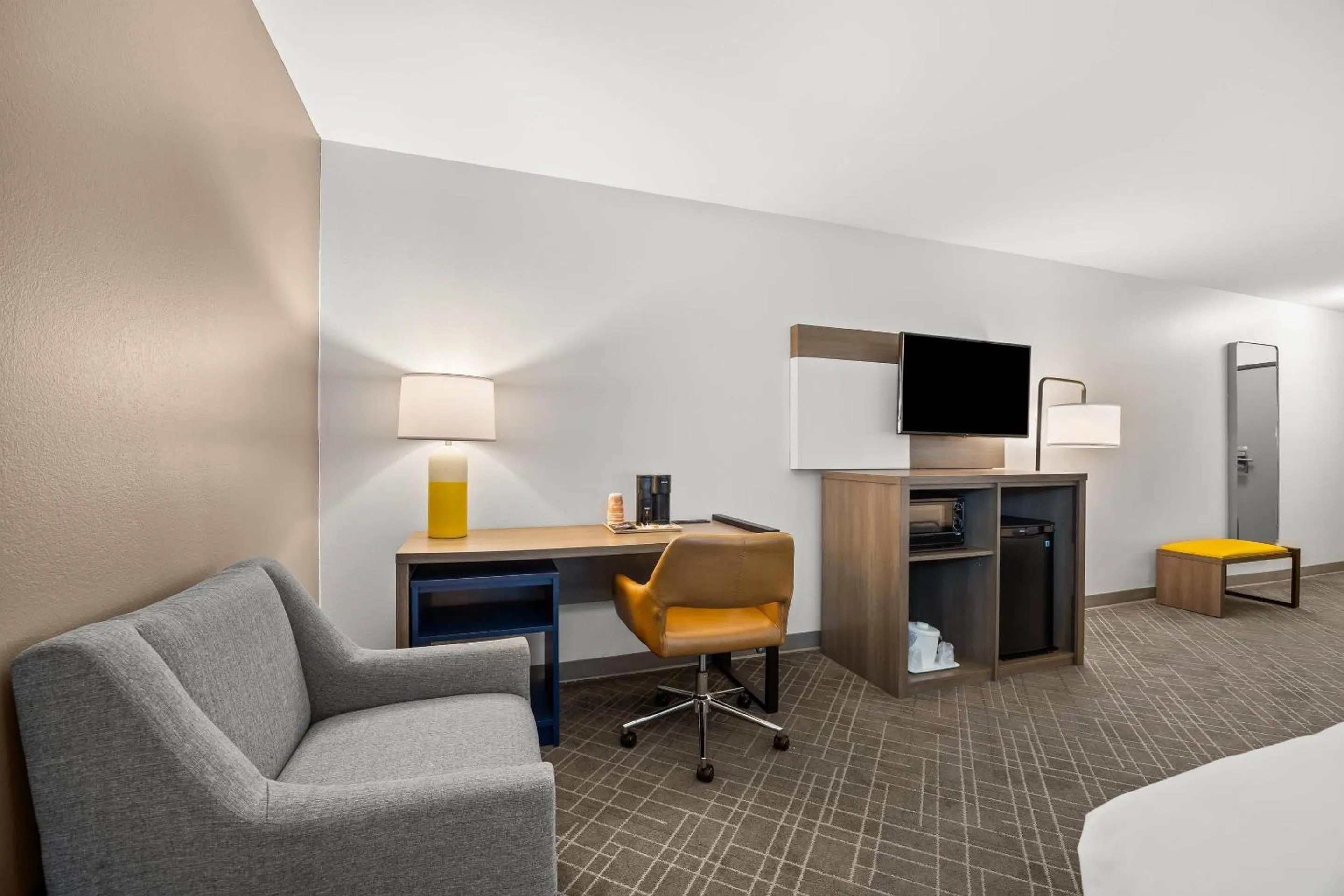 Bedroom in Comfort Inn Willow Springs US 60 and US 63