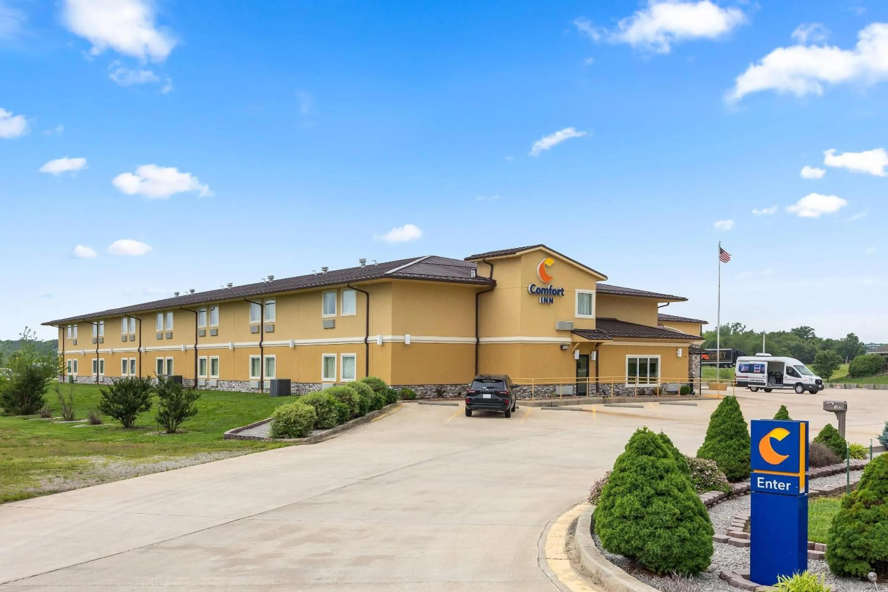 Property building in Comfort Inn Willow Springs US 60 and US 63