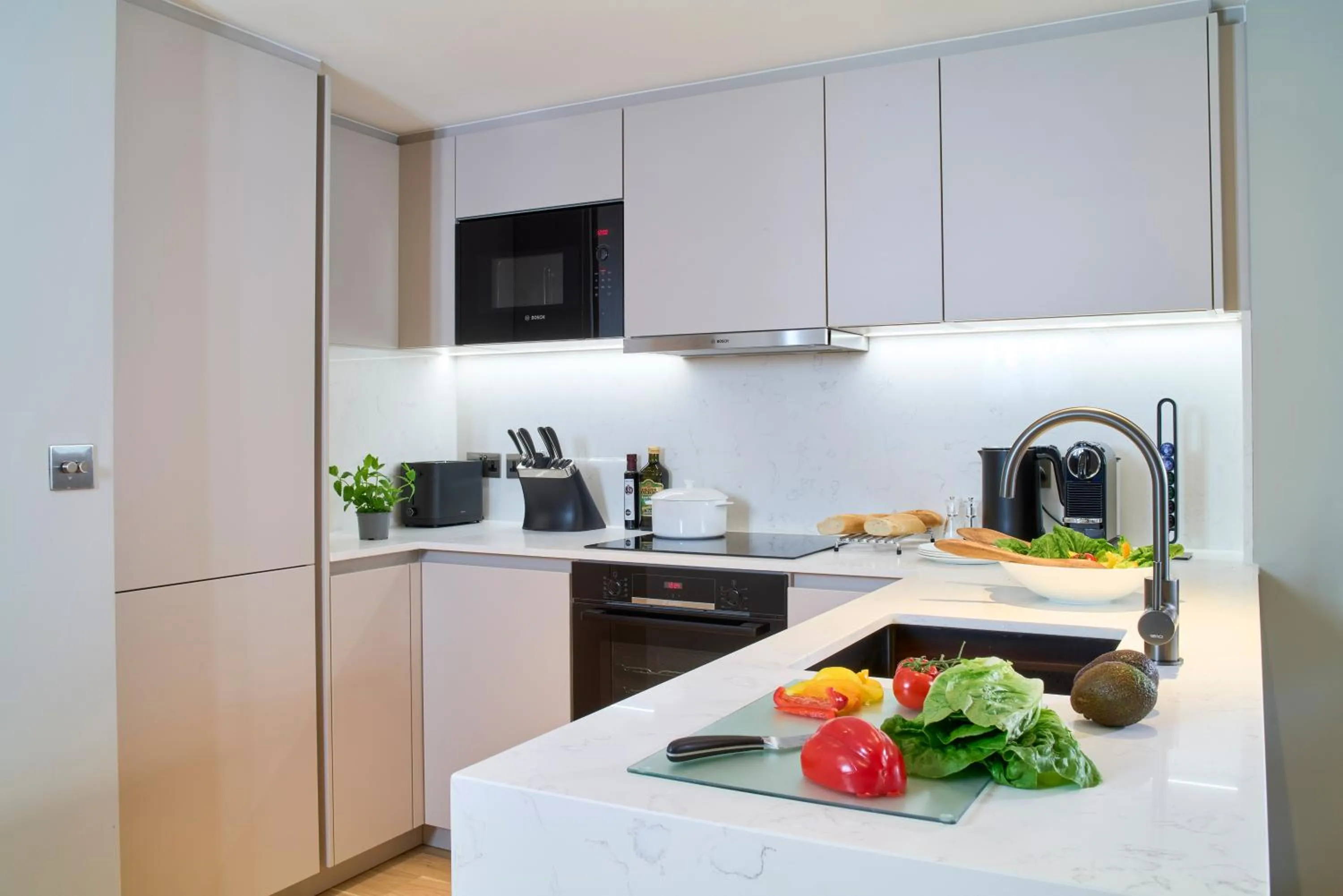 Kitchen or kitchenette in Cheval Phoenix House at Sloane Square
